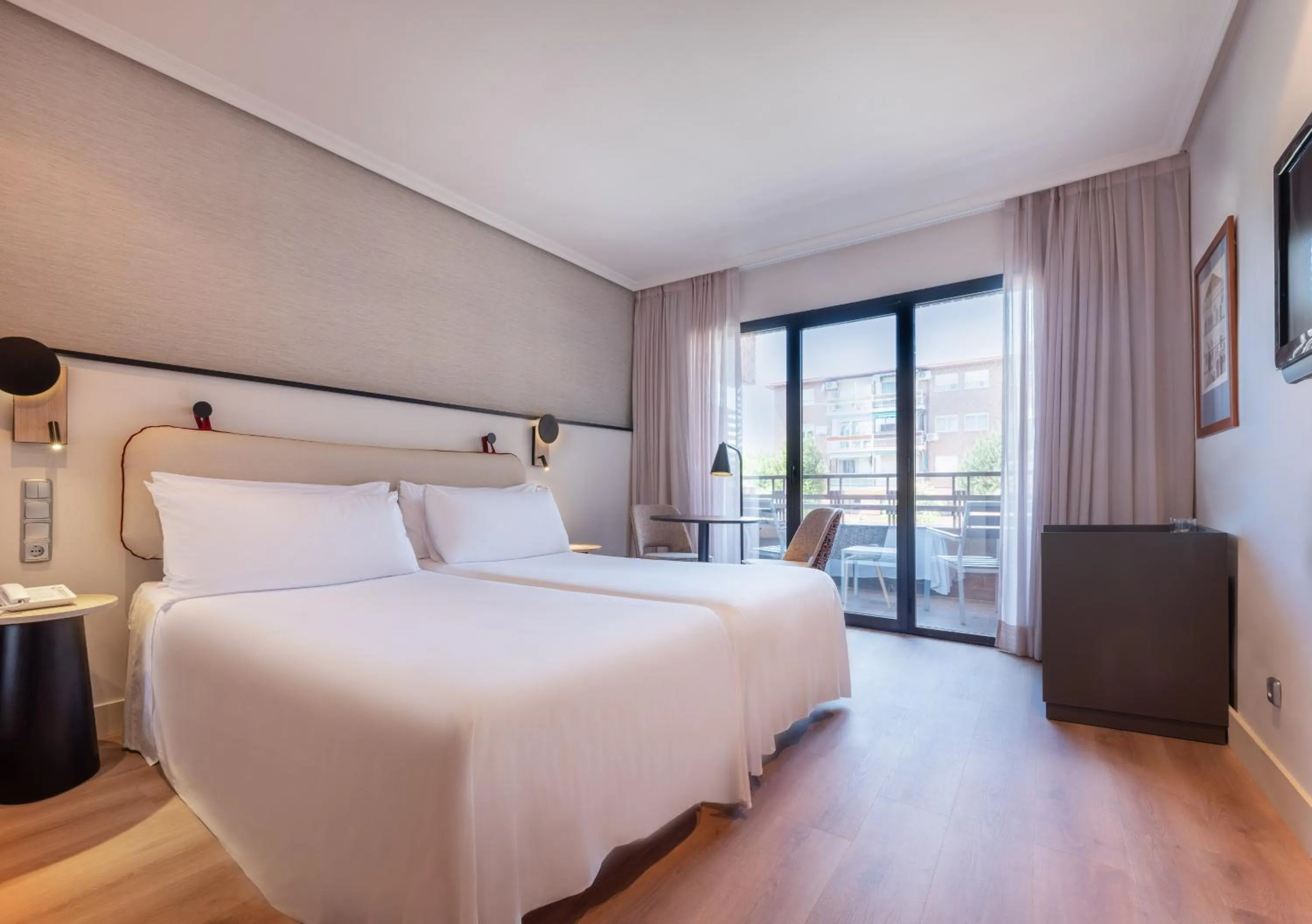 Bed in Hotel Madrid Alameda Aeropuerto, Affiliated by Meliá