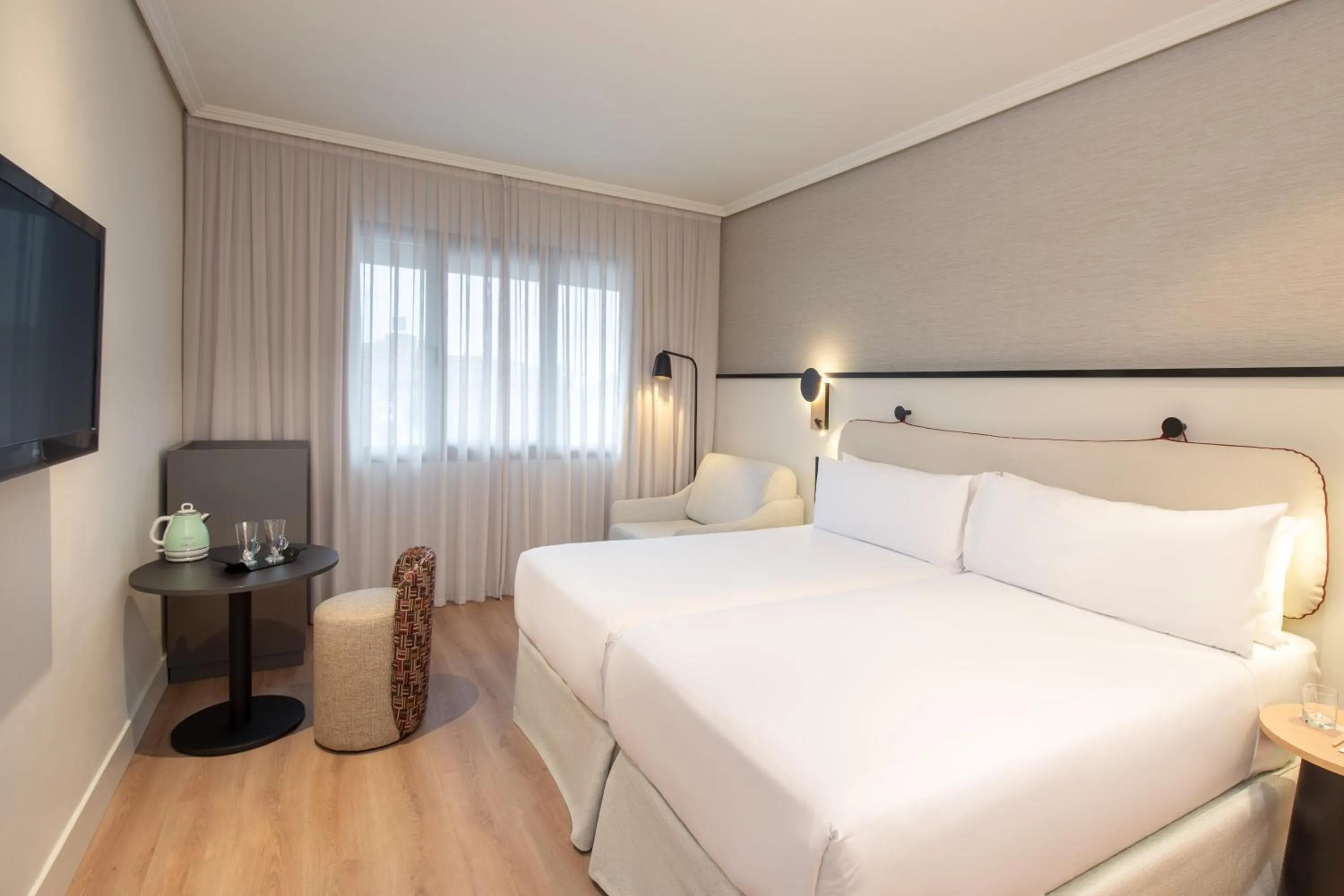 Bed in Hotel Madrid Alameda Aeropuerto, Affiliated by Meliá