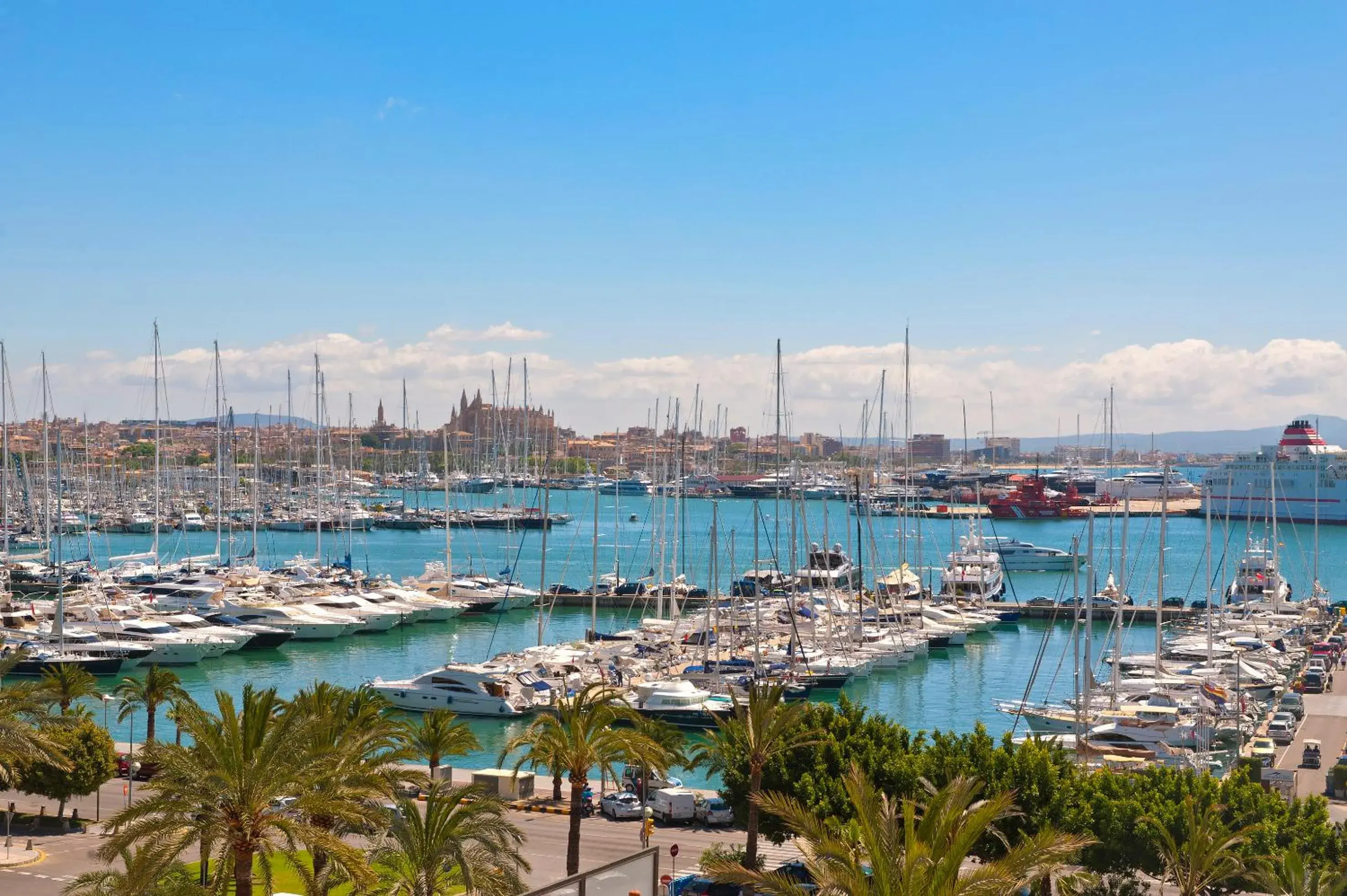 Red Level Junior Suite with Sea and Cathedral View in Hotel Victoria Gran Meliá Red Level Junior Suite with Sea and Cathedral View in Hotel Victoria Gran Meliá
