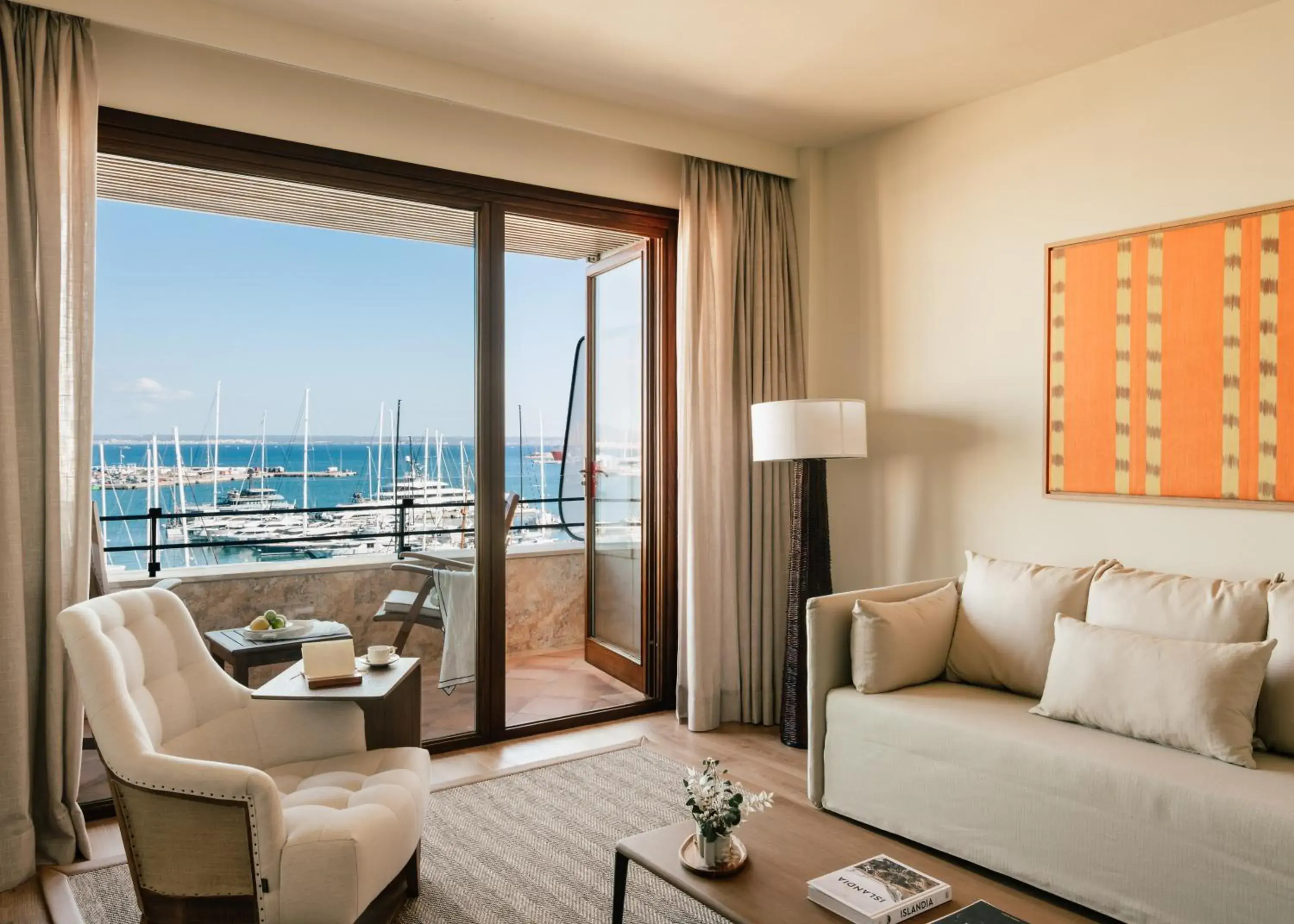 Red Level Master Suite with Sea and Cathedral View in Hotel Victoria Gran Meliá Red Level Master Suite with Sea and Cathedral View in Hotel Victoria Gran Meliá