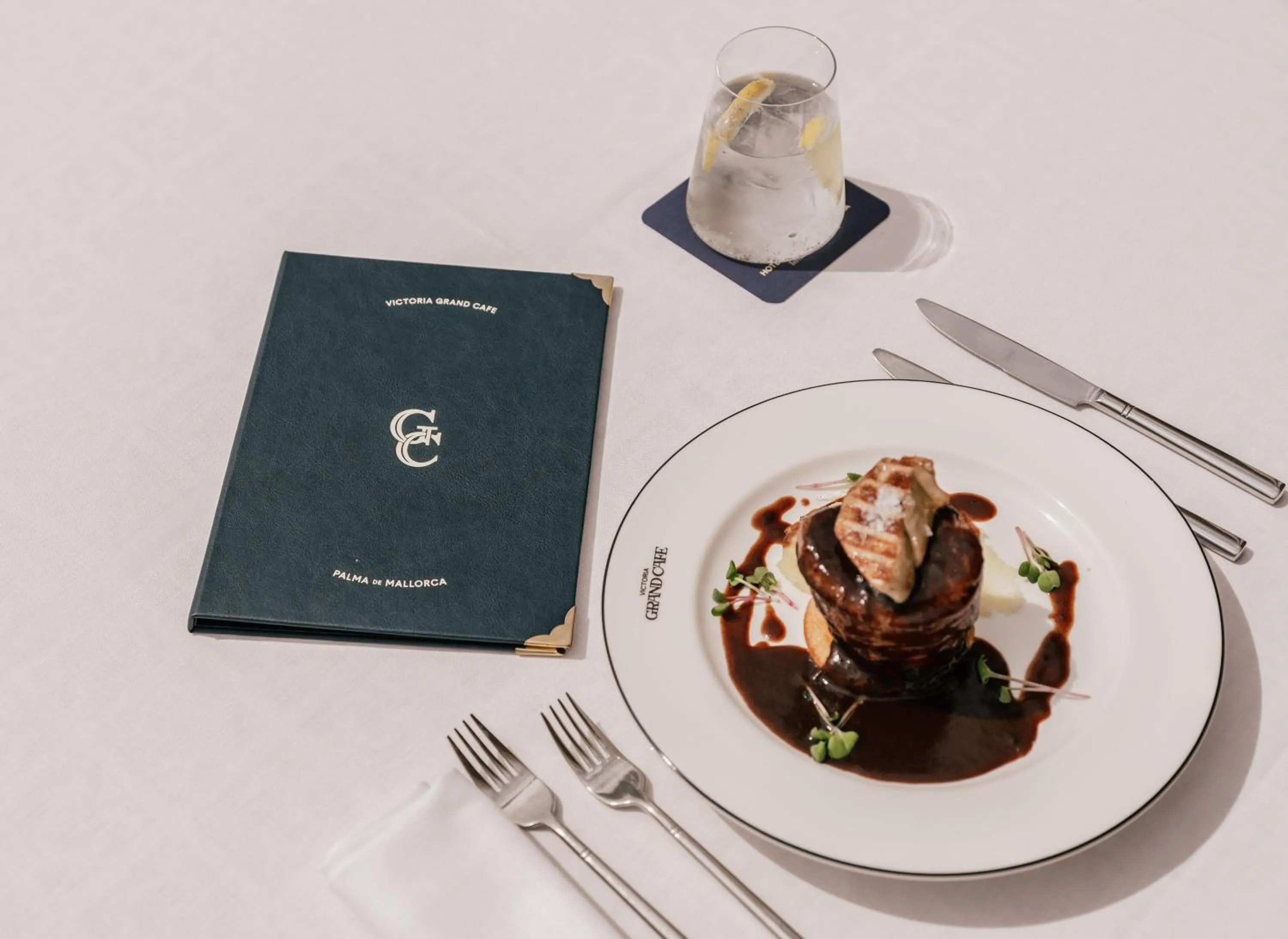 Food and drinks in Hotel Victoria Gran Meliá