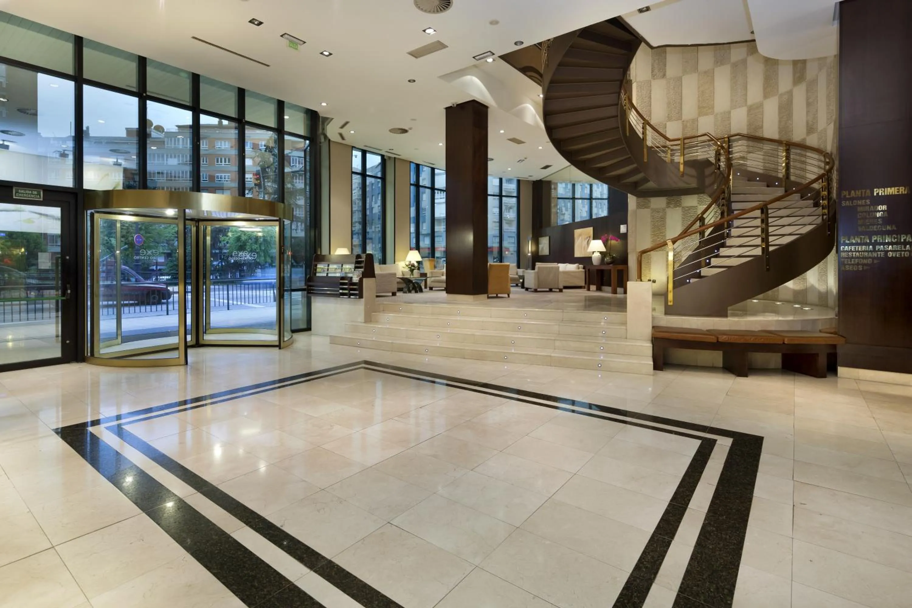Lobby or reception in Exe Oviedo Centro