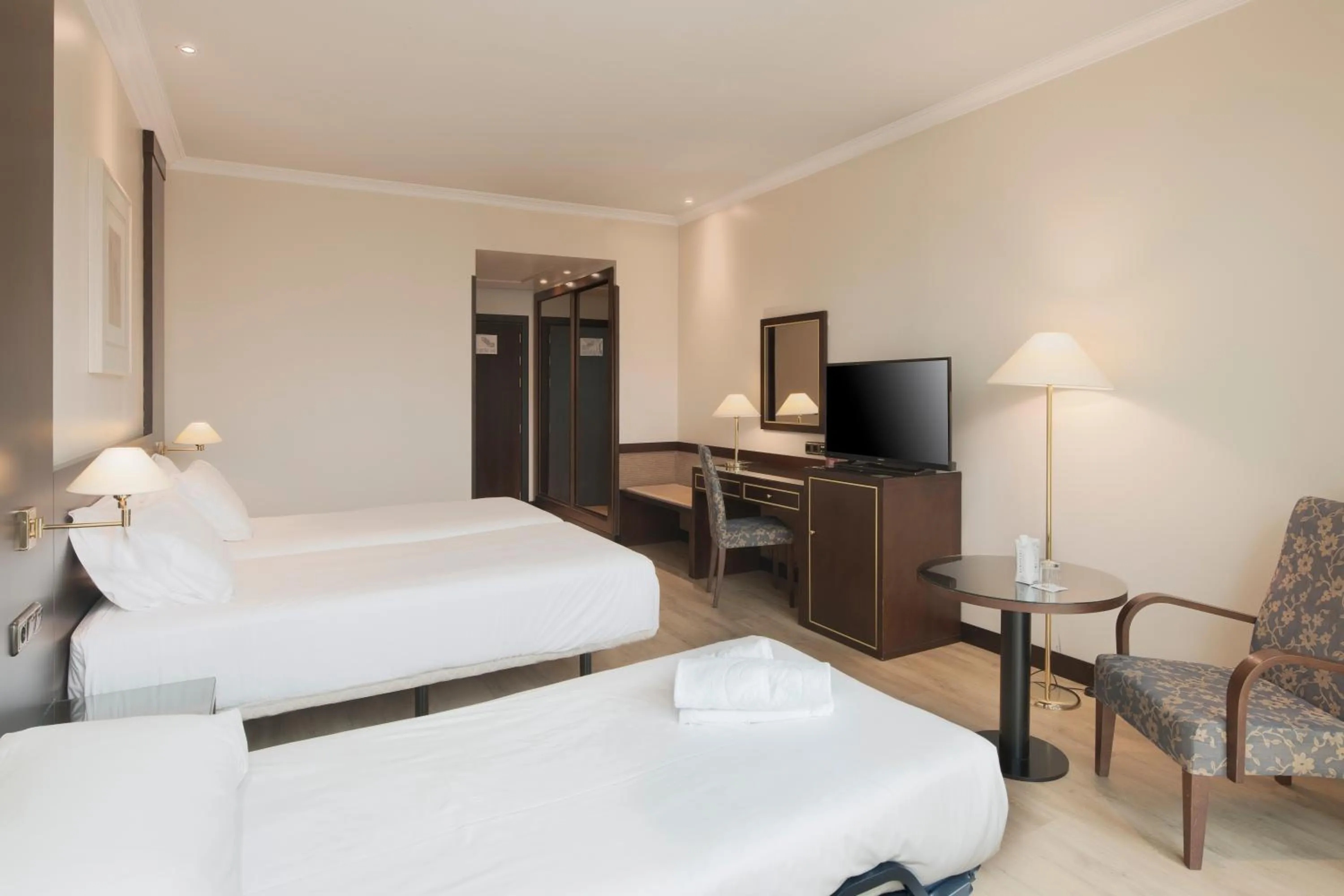 TV and multimedia, Bed in Exe Oviedo Centro