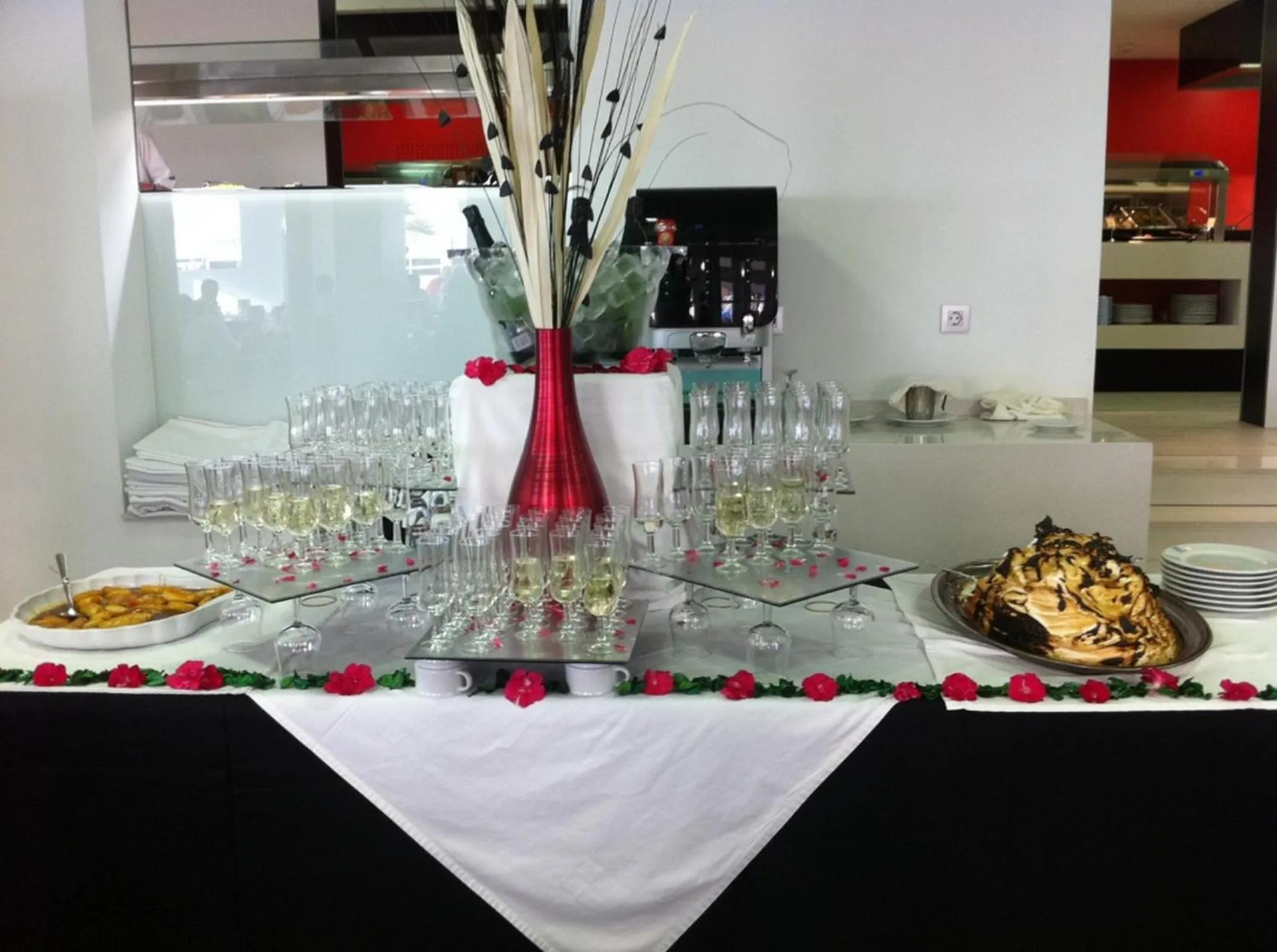 Restaurant/places to eat in Hotel Hispania