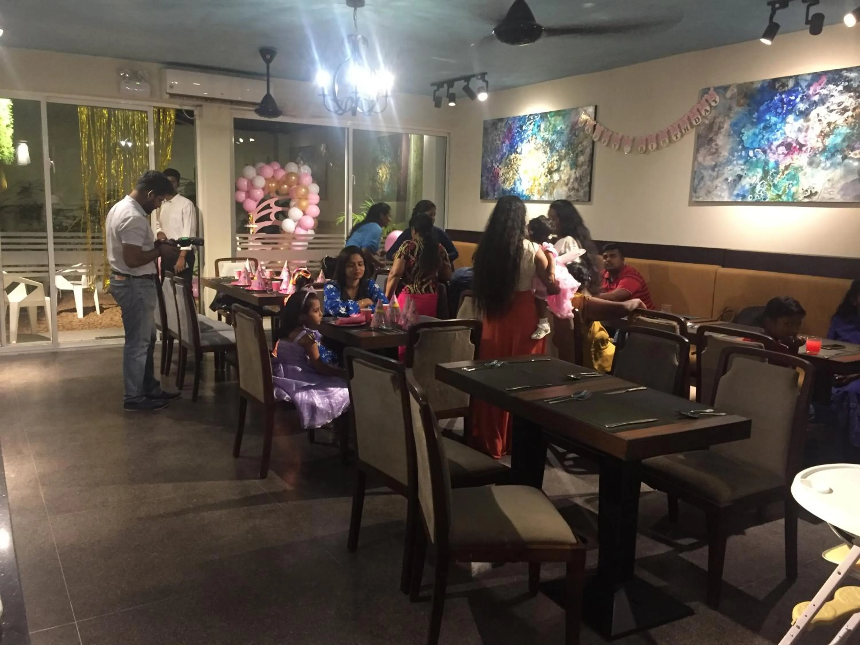 Restaurant/places to eat in Tropic Inn - Mount Lavinia