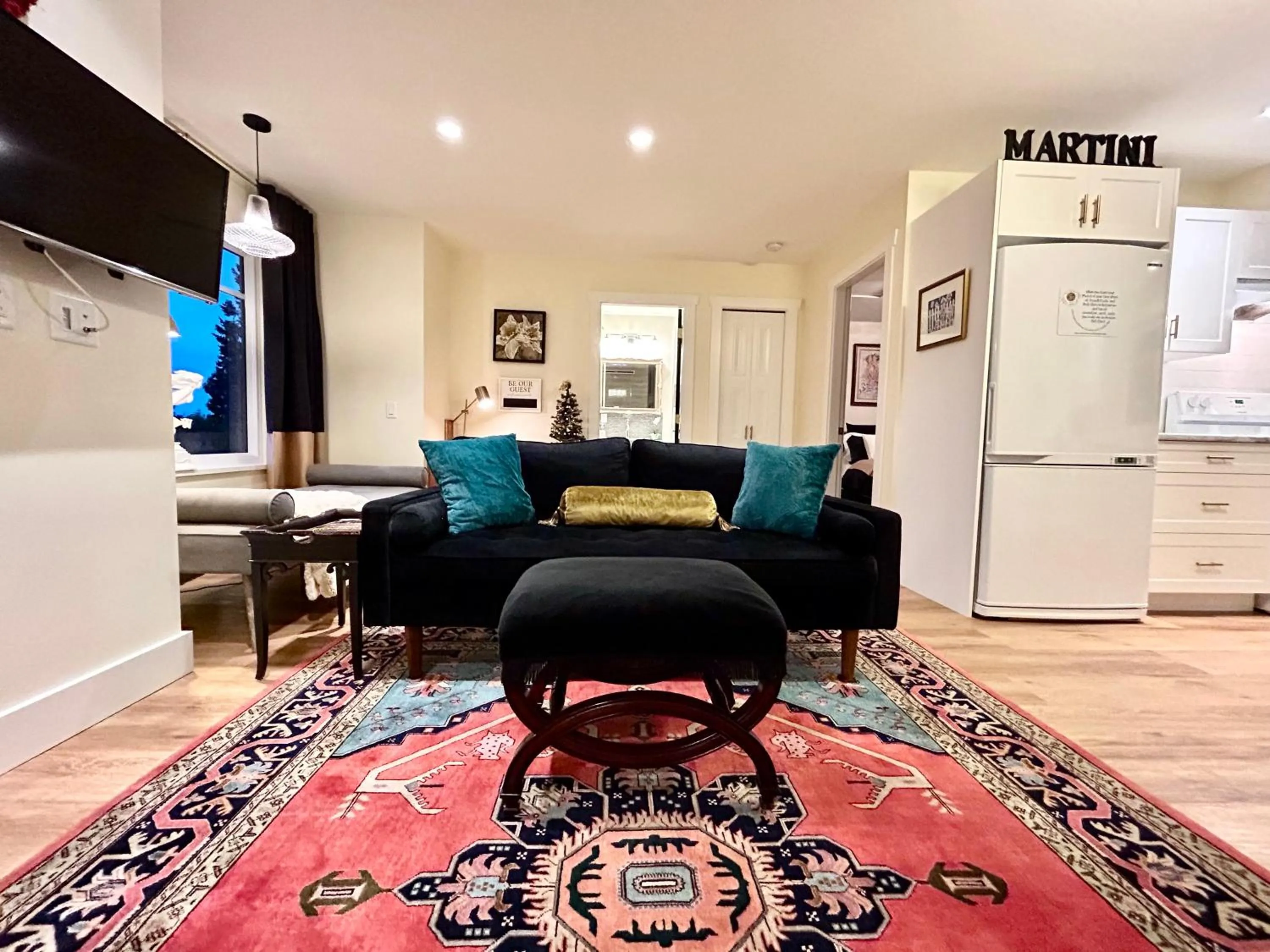 Living room in Seagull Studio Vacation Suite