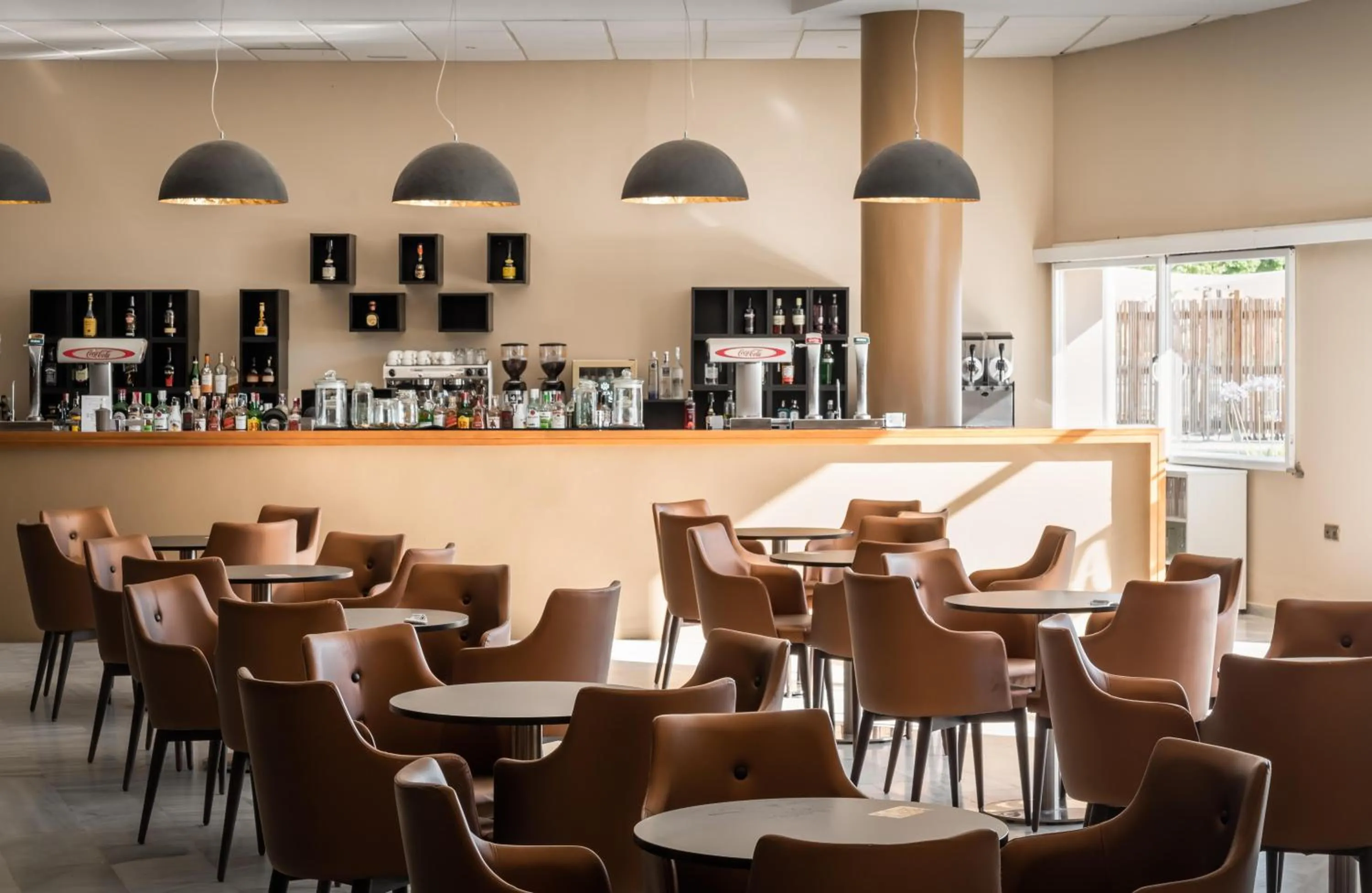 Lounge or bar in ALEGRIA Costa Ballena Aquafun