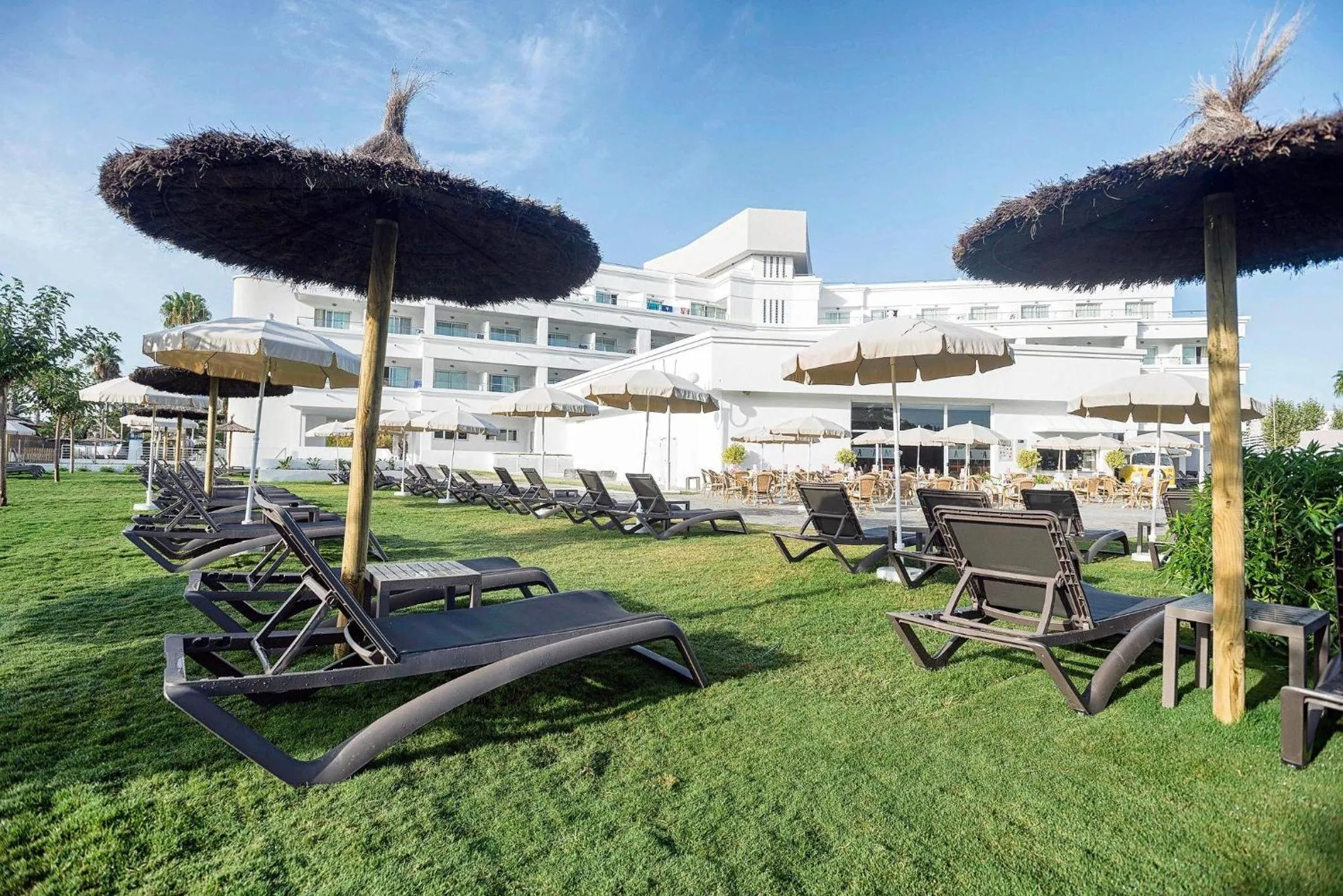 Swimming pool in ALEGRIA Costa Ballena Aquafun