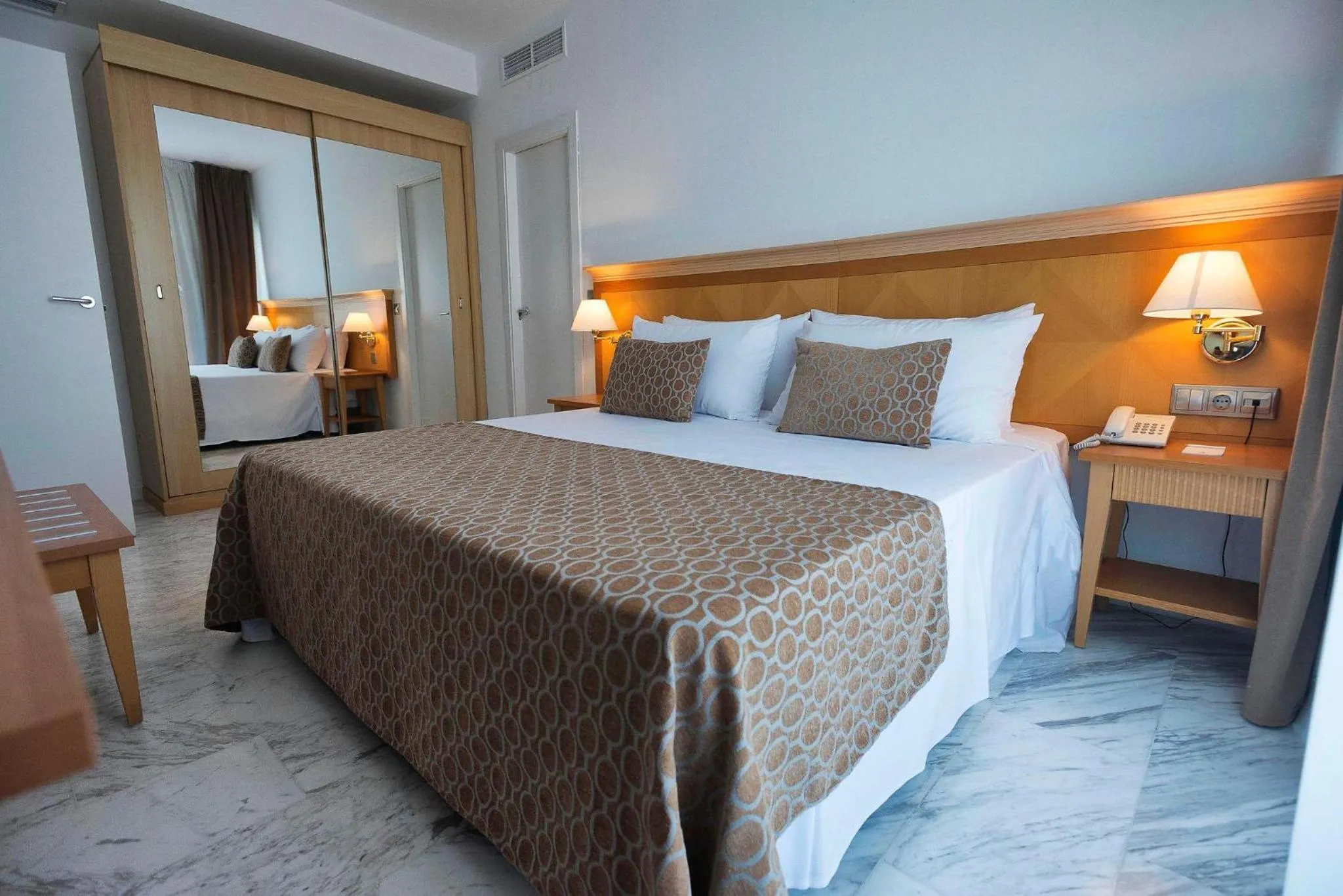 Photo of the whole room, Bed in ALEGRIA Costa Ballena Aquafun