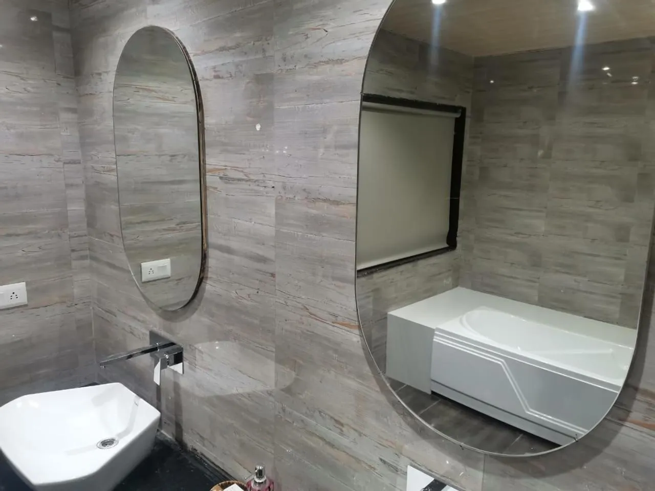 Bathroom in Ratnapriya hotel and resort