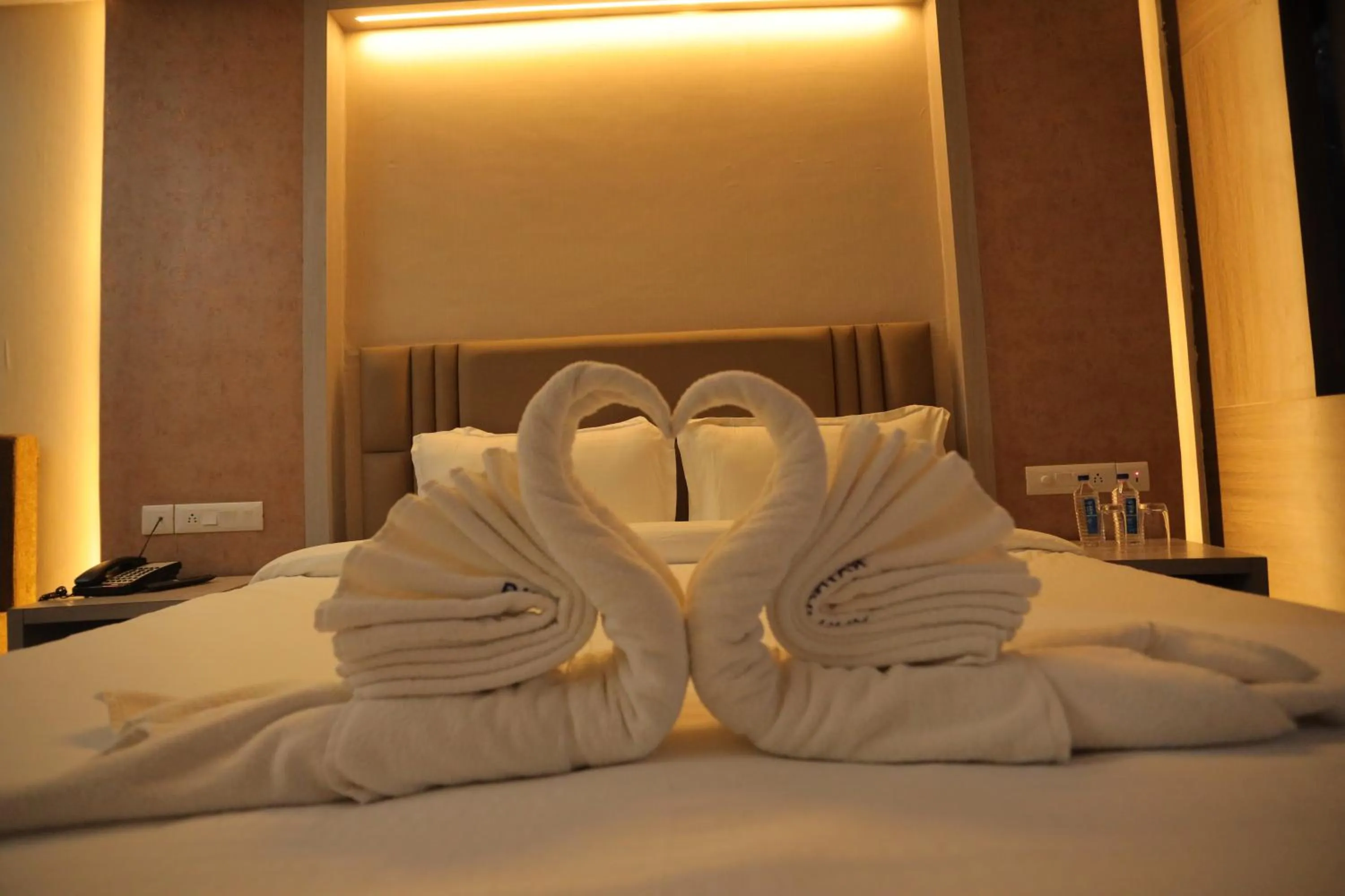 Bed in Ratnapriya hotel and resort