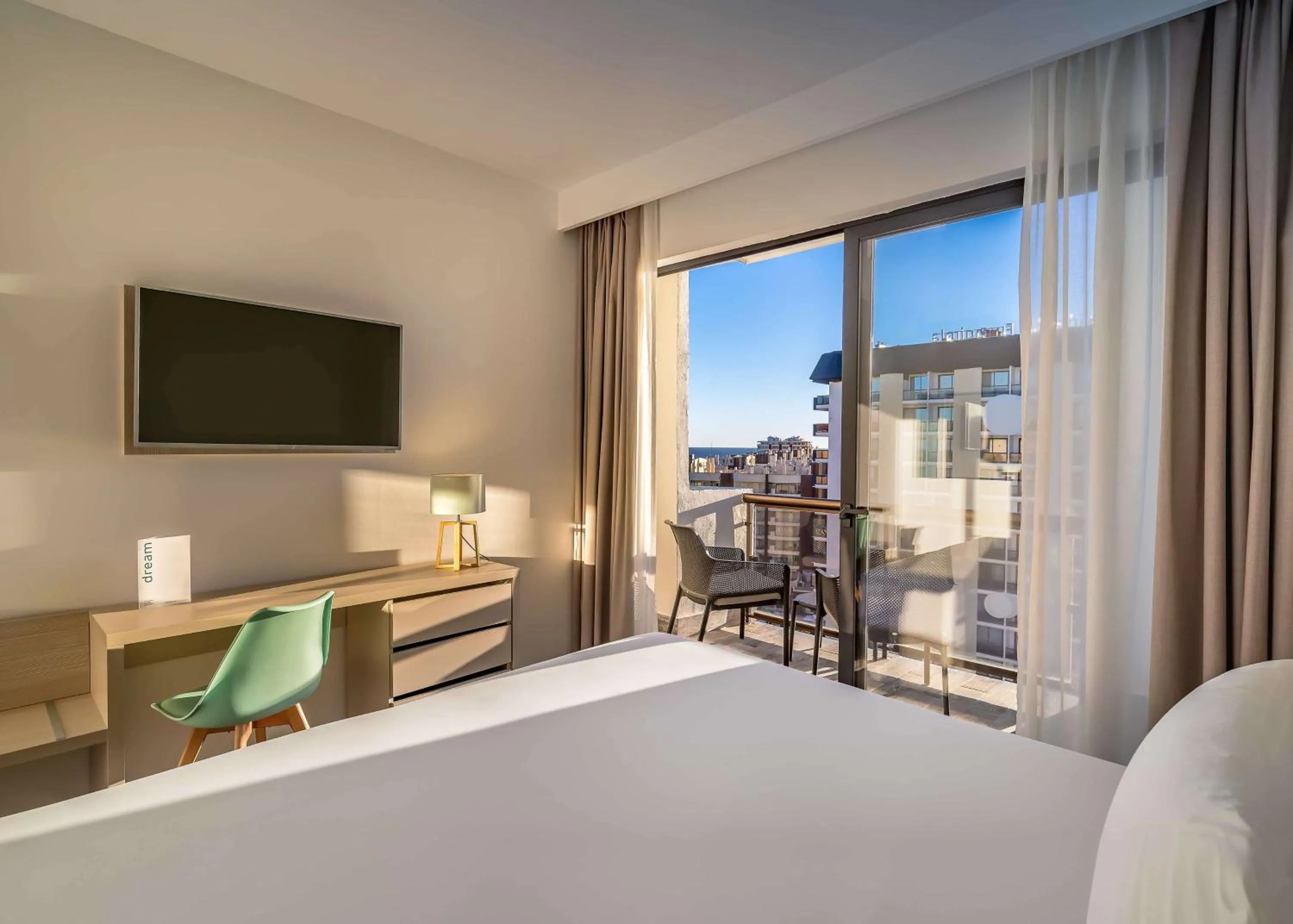 Bedroom, Bed in Occidental Fuengirola