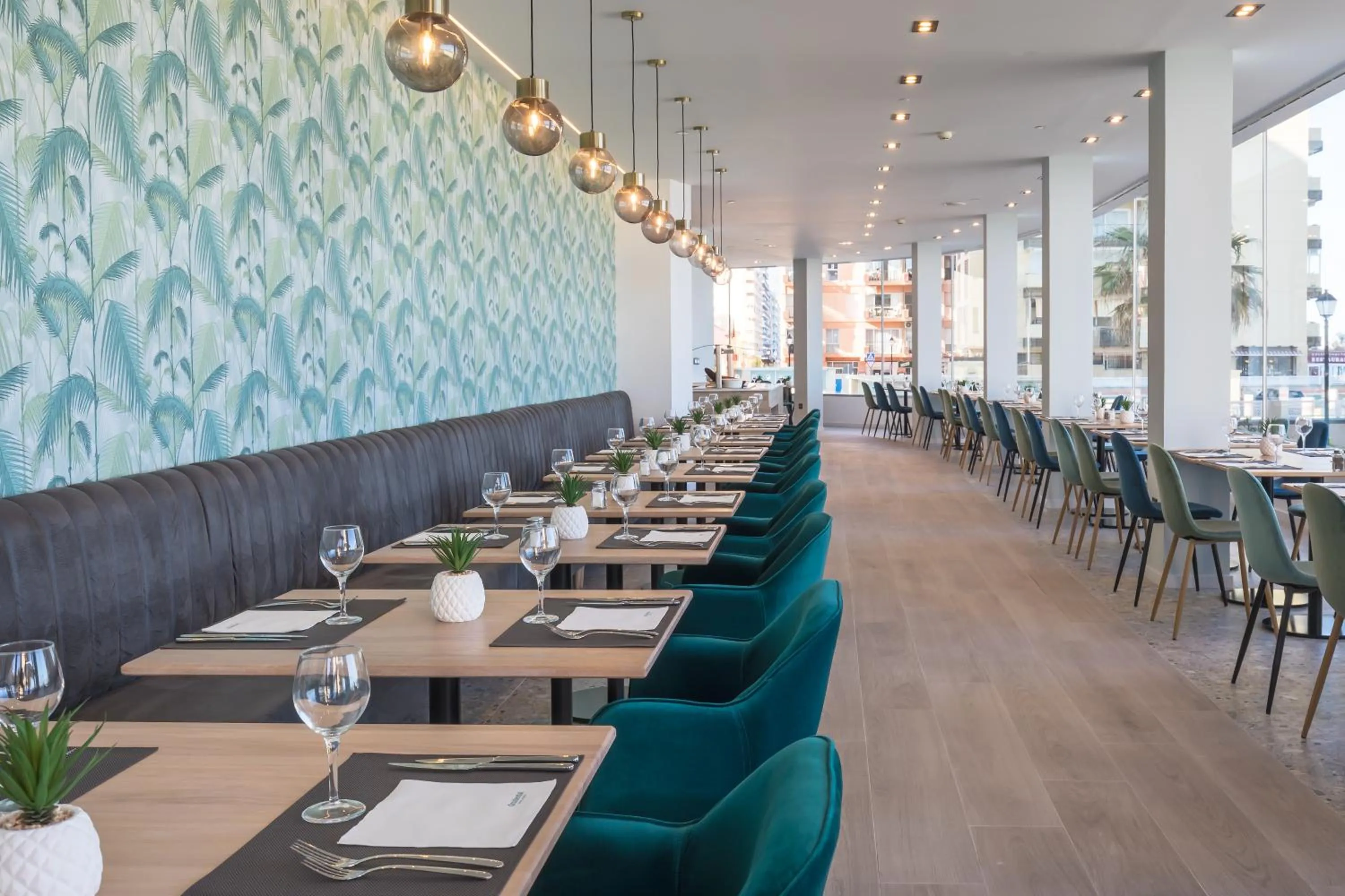 Restaurant/places to eat in Occidental Fuengirola