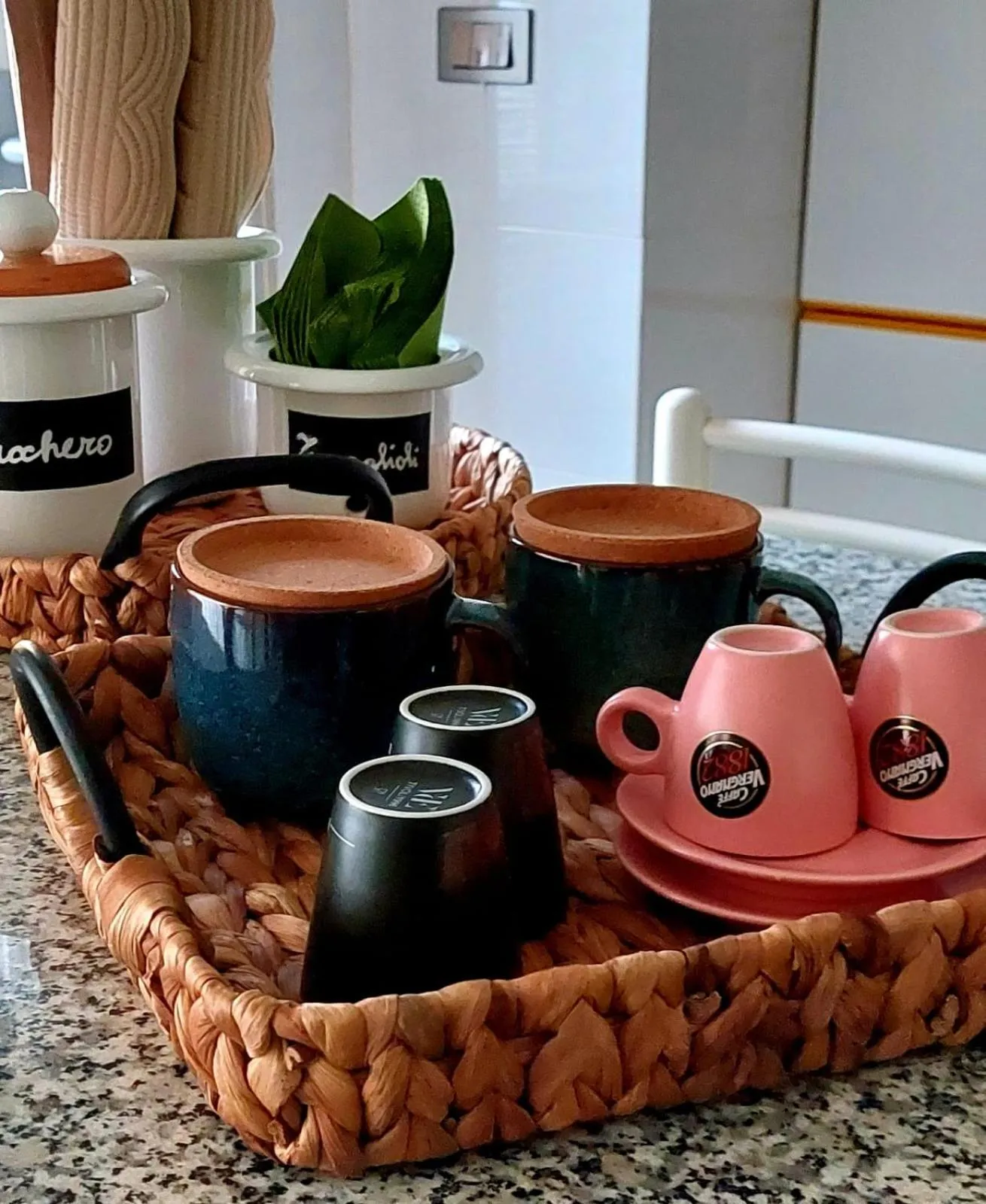 Coffee/tea facilities in Appartamento CasaZeta luminoso e centralissimo