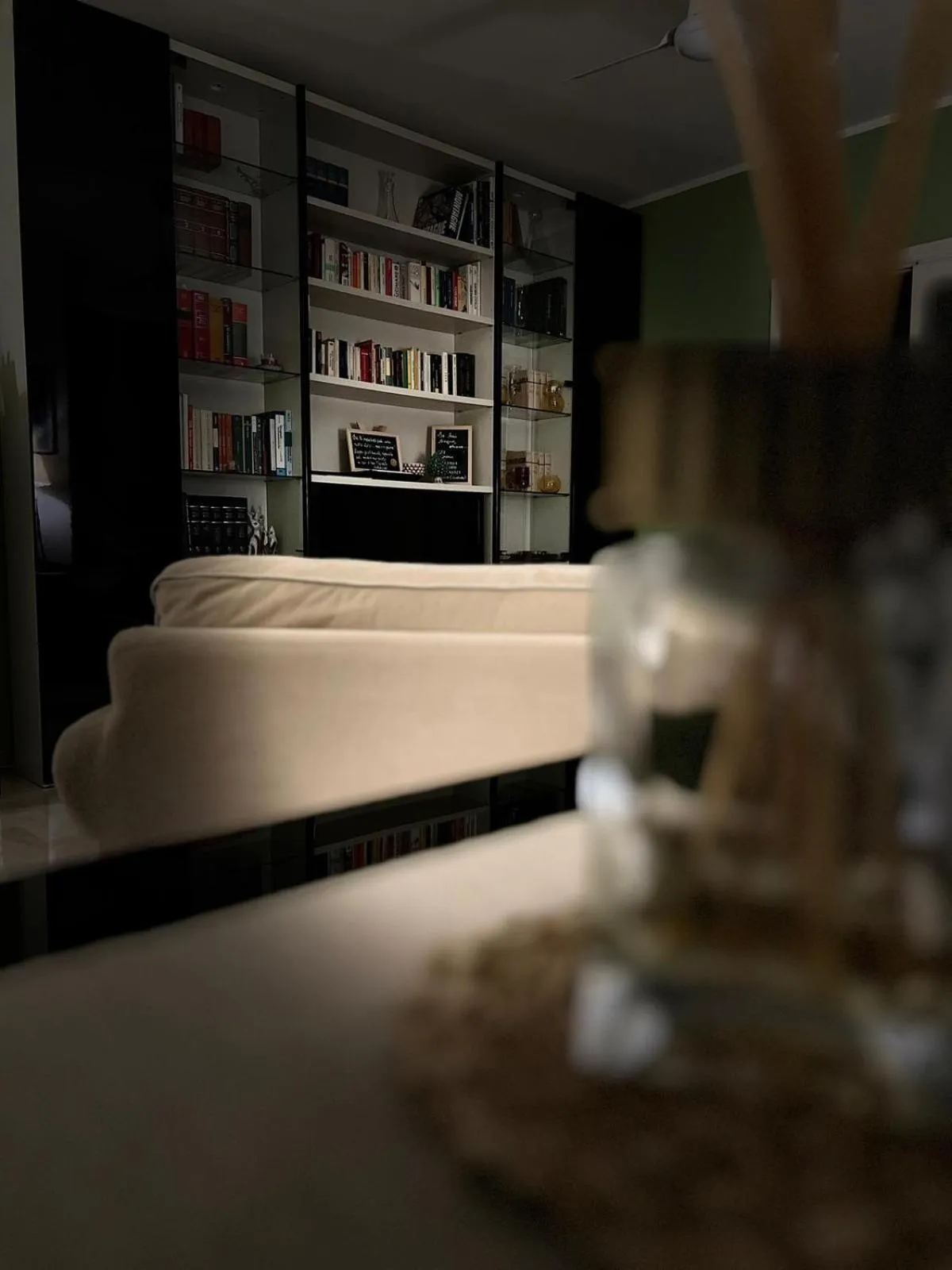 Library in Appartamento CasaZeta luminoso e centralissimo