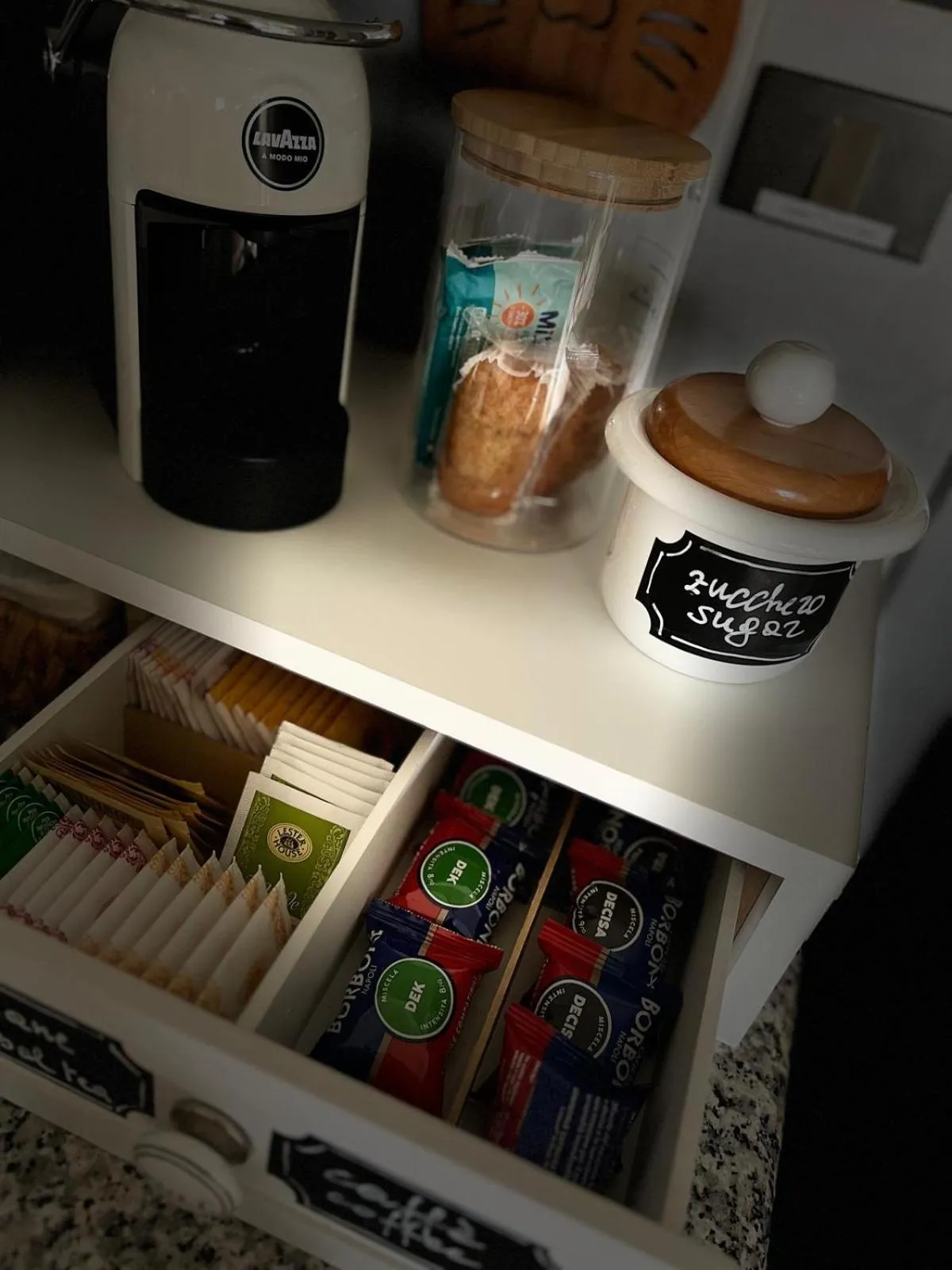 Food and drinks in Appartamento CasaZeta luminoso e centralissimo