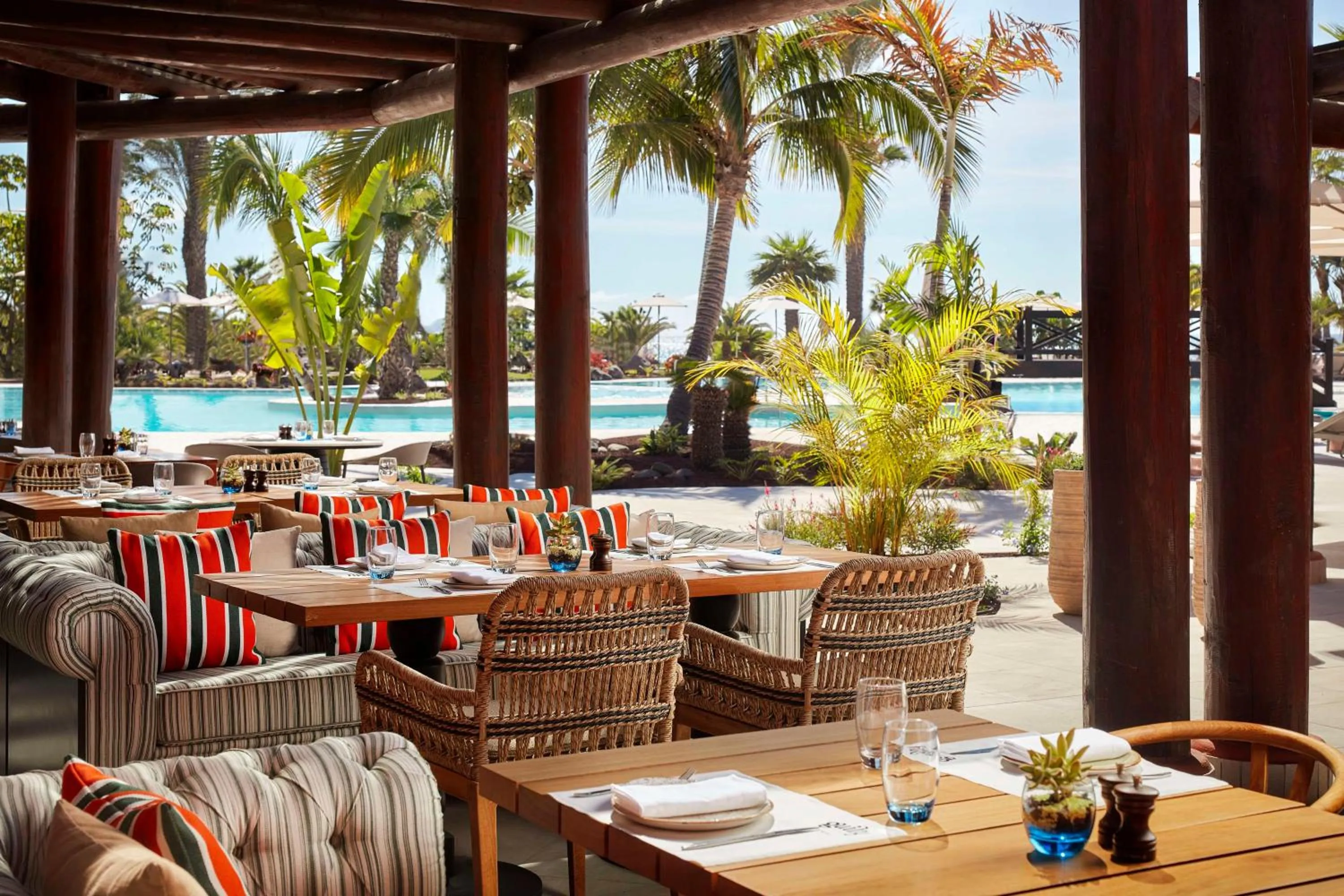 Restaurant/places to eat in Tivoli La Caleta Resort