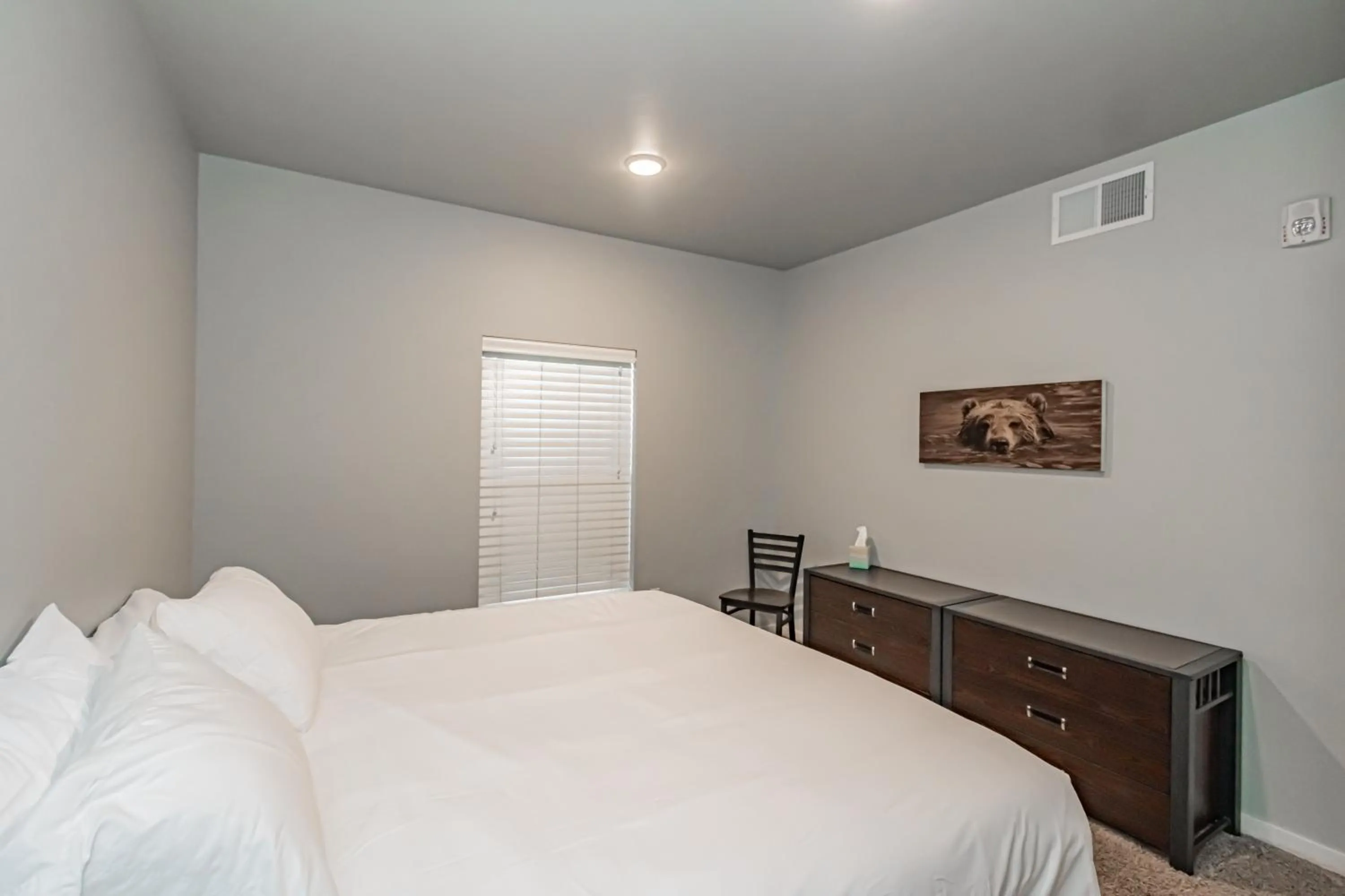 Bedroom, Bed in Bringham's Mill Apartments Perfect for Groups Full Kitchen Gym and Free Parking