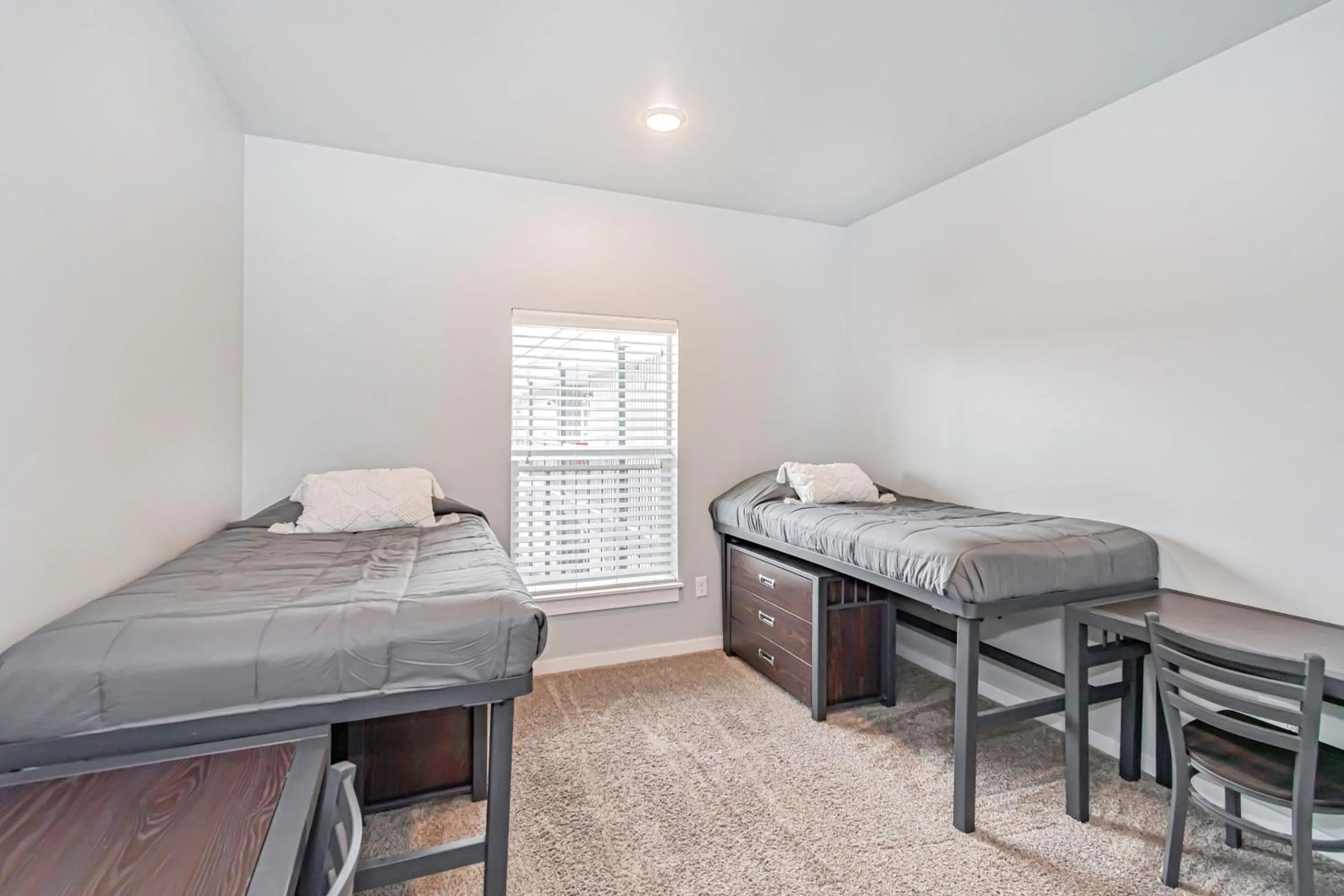 Bedroom, Bed in Bringham's Mill Apartments Perfect for Groups Full Kitchen Gym and Free Parking