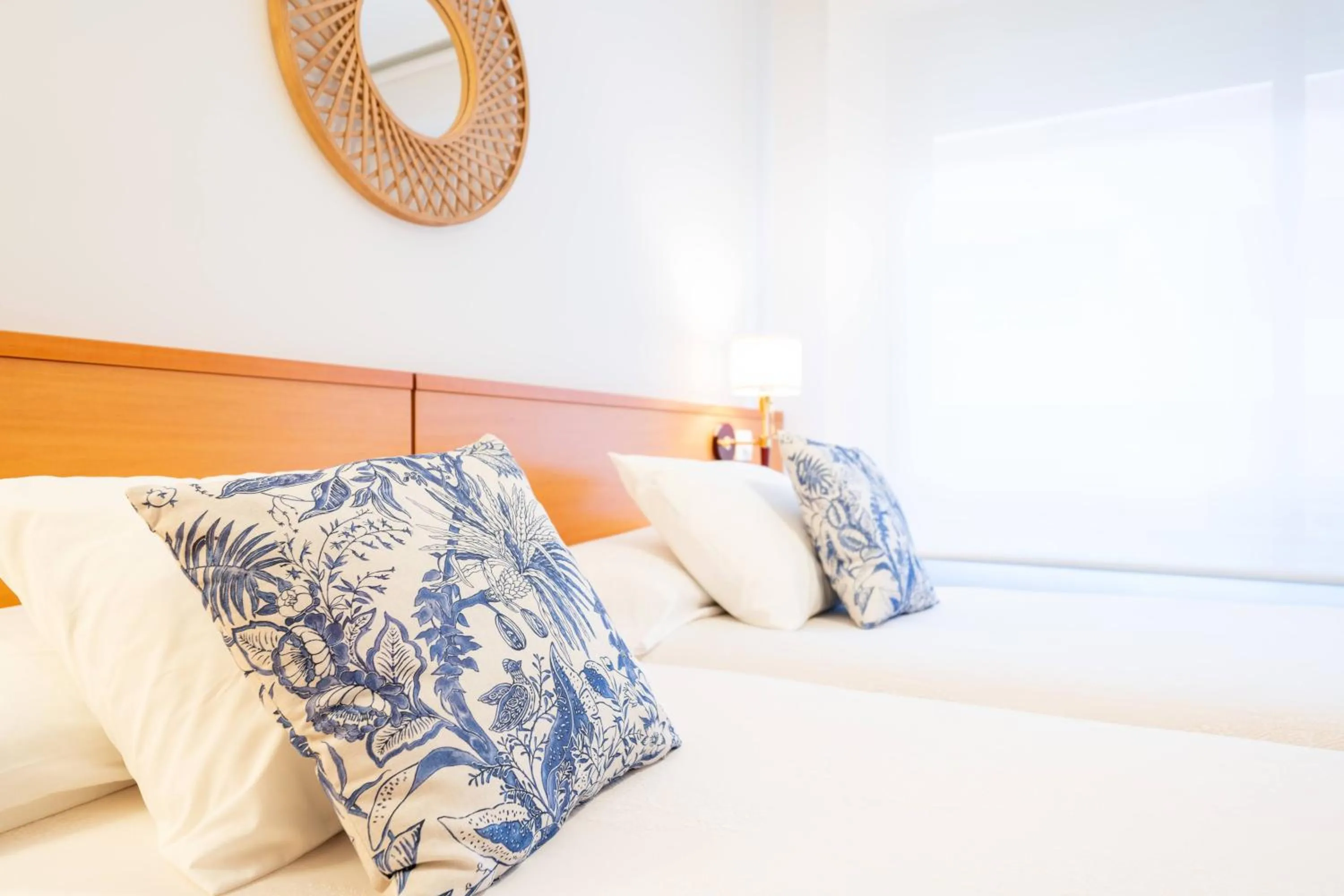 Bed in Apartamentos GO - Génova Parquesol - Parking Gratuito-Zona libre de bajas emisiones