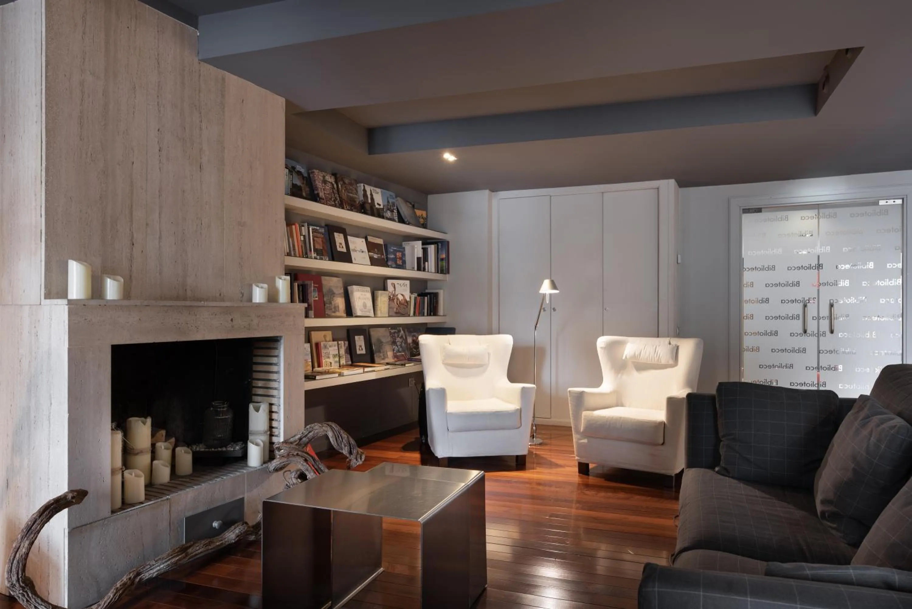 Living room in Eurostars Marqués de Vallejo