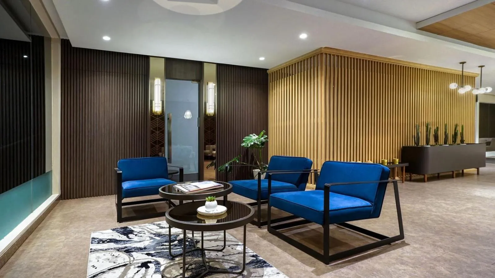 Lobby or reception in Forest Hills Hotel