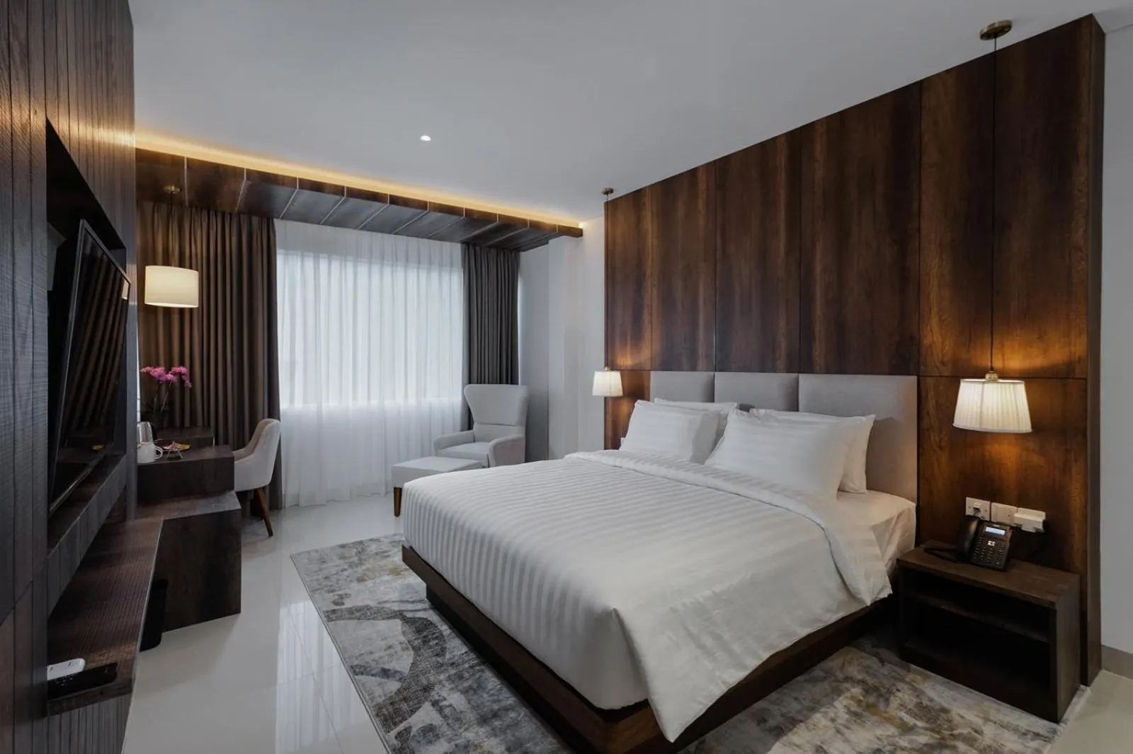 Bed in Forest Hills Hotel