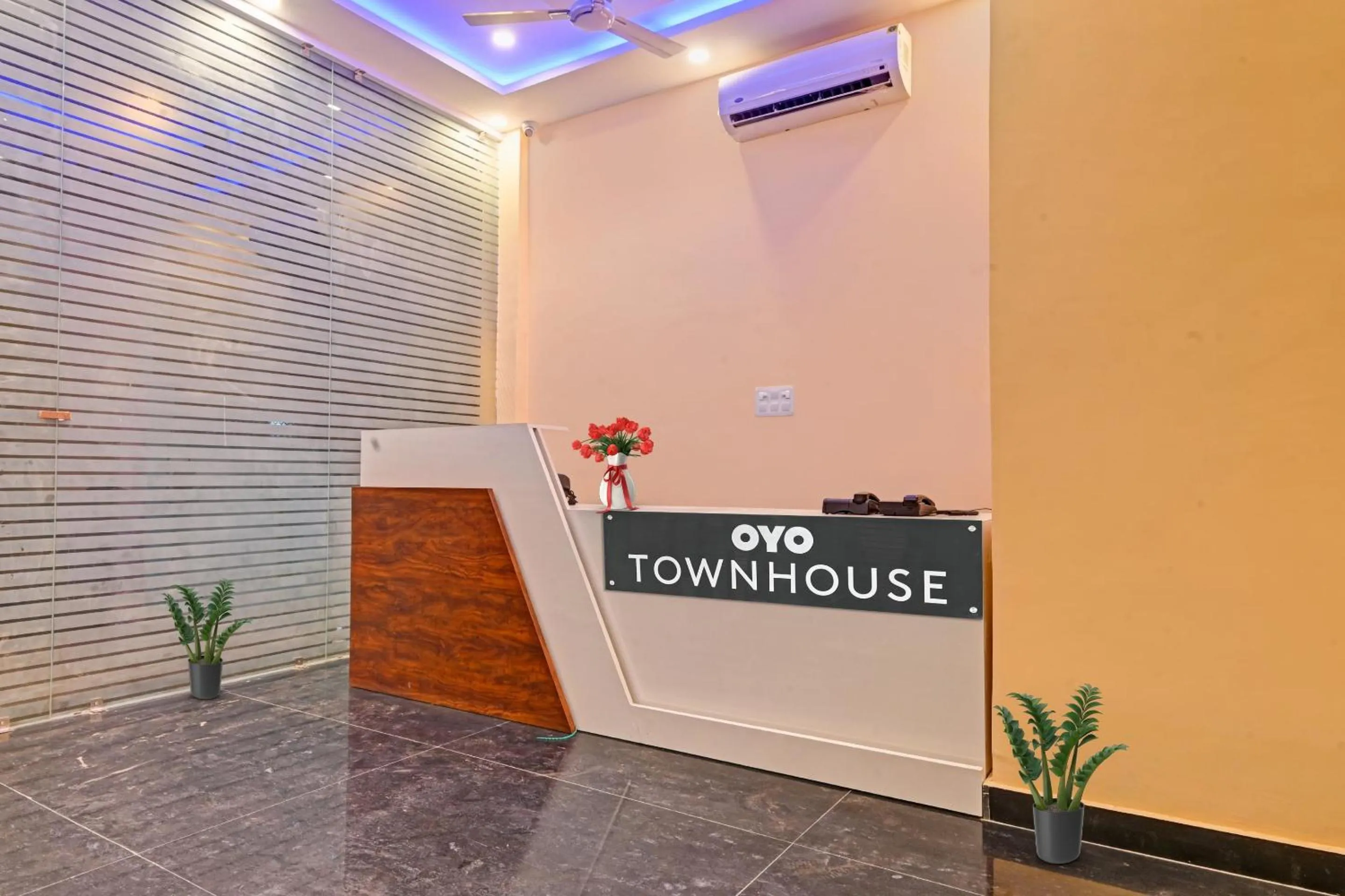 Lobby or reception in OYO Townhouse 1123 Kalyanpur Metro