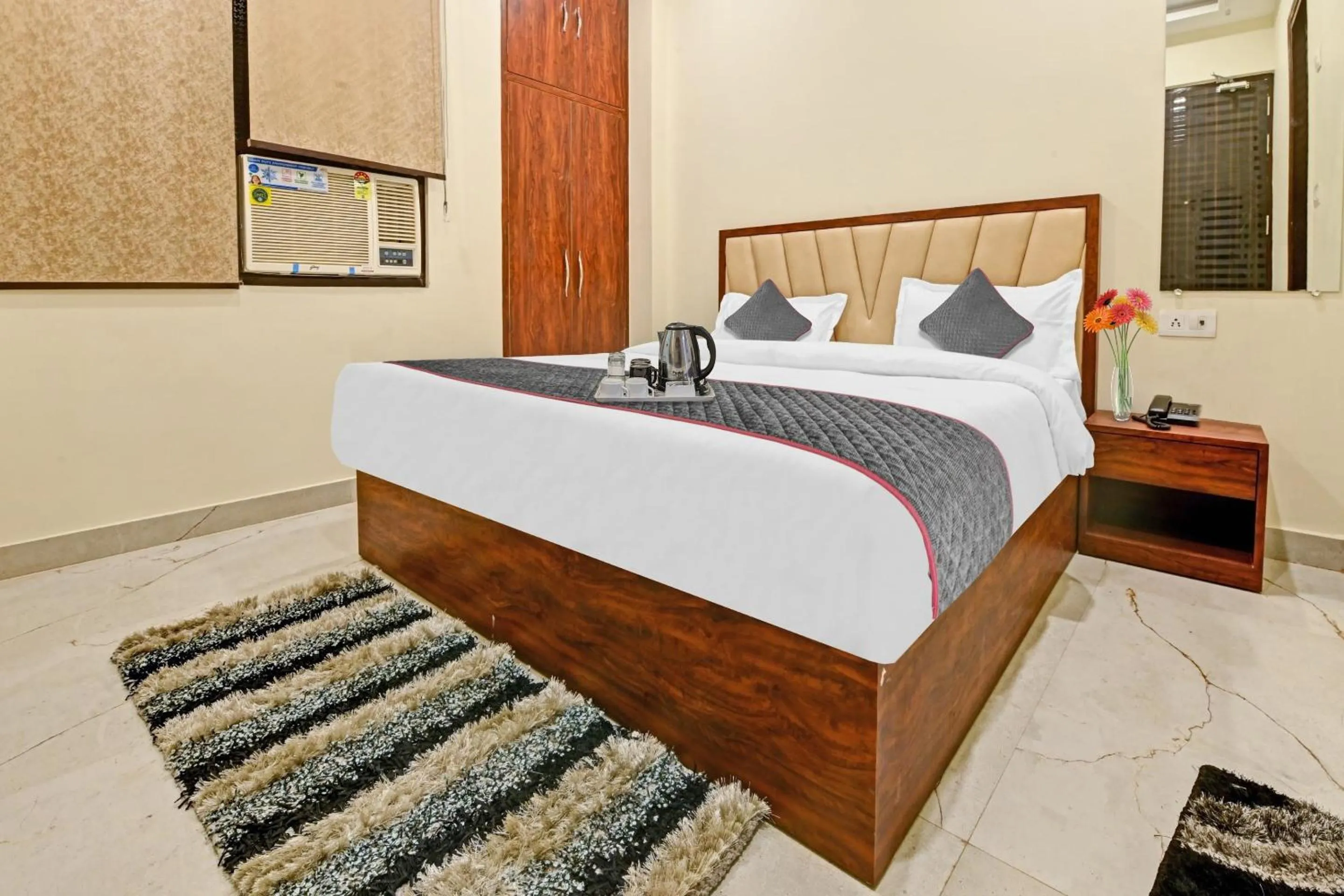 Bedroom in OYO Townhouse 1123 Kalyanpur Metro