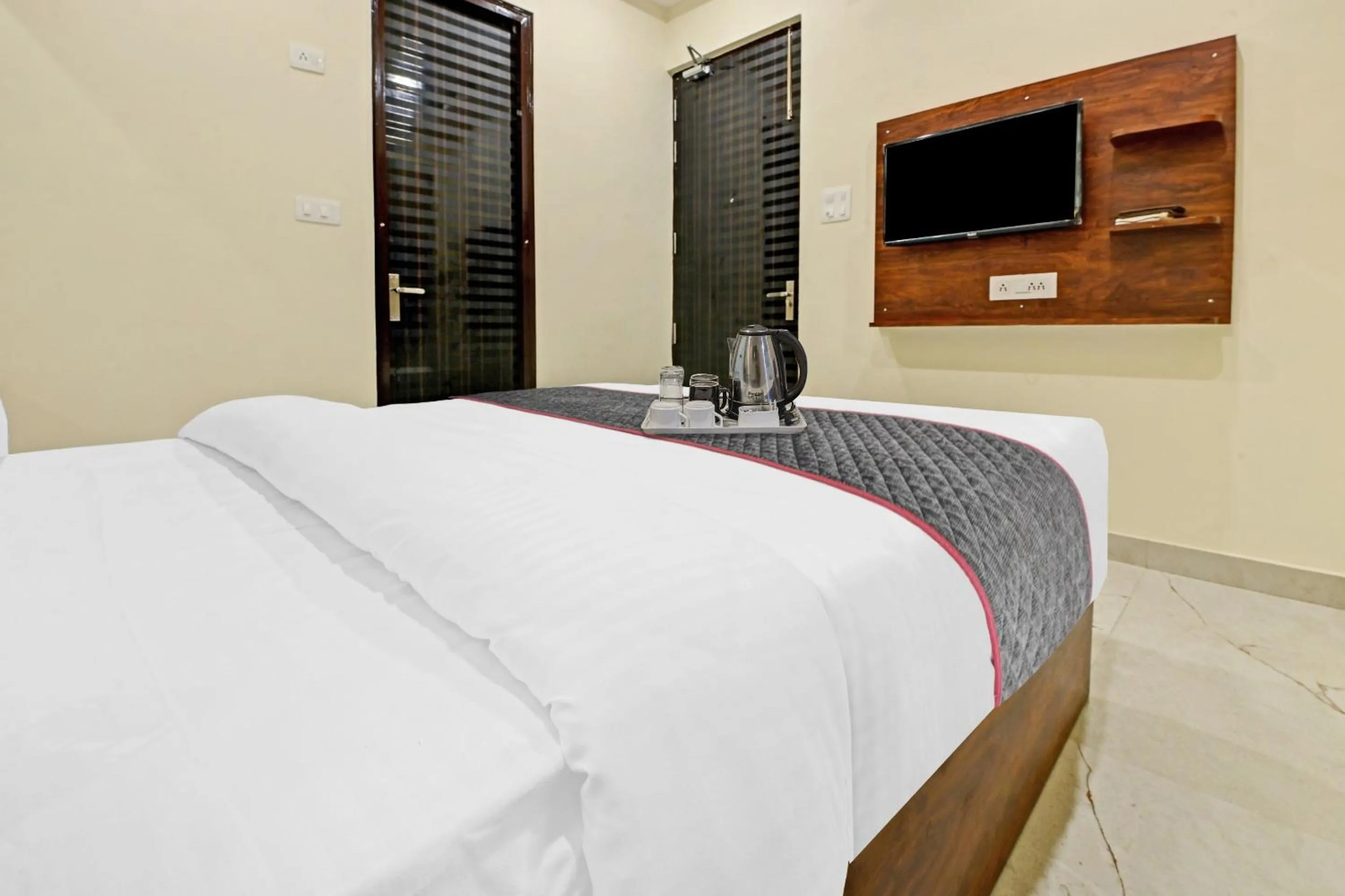 Facade/entrance in OYO Townhouse 1123 Kalyanpur Metro