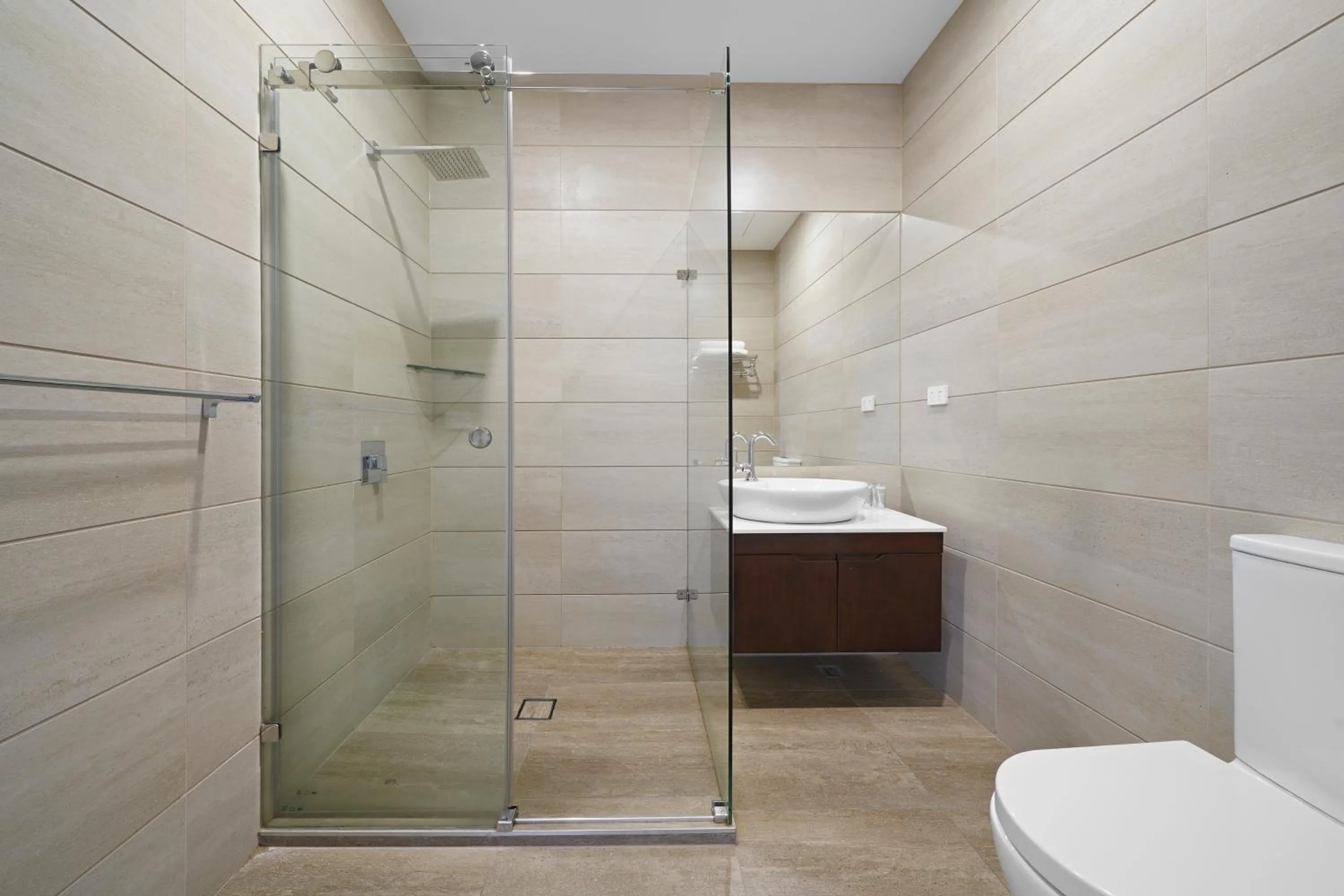 Bathroom in Clarendon Hotel