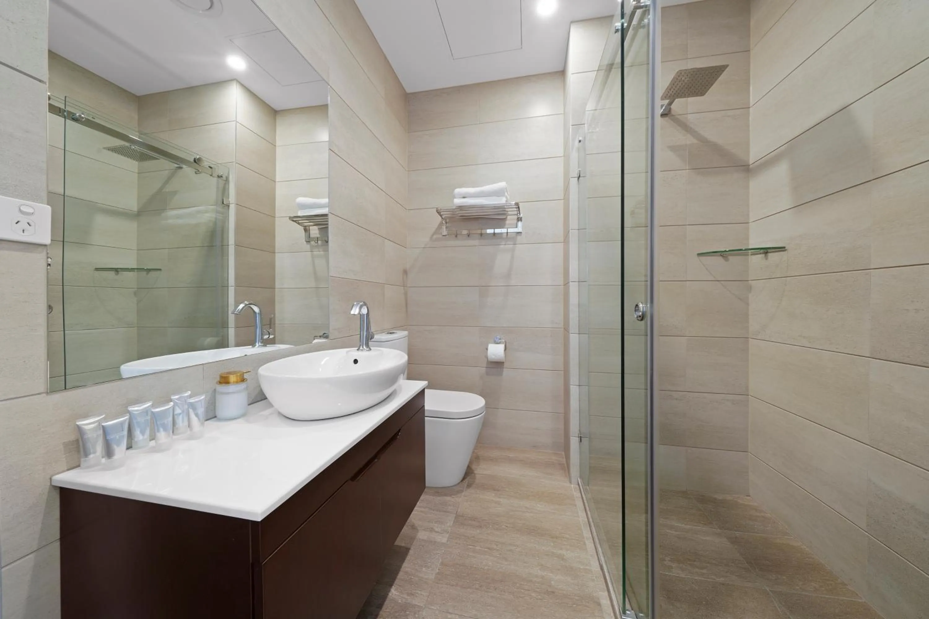 Bathroom in Clarendon Hotel