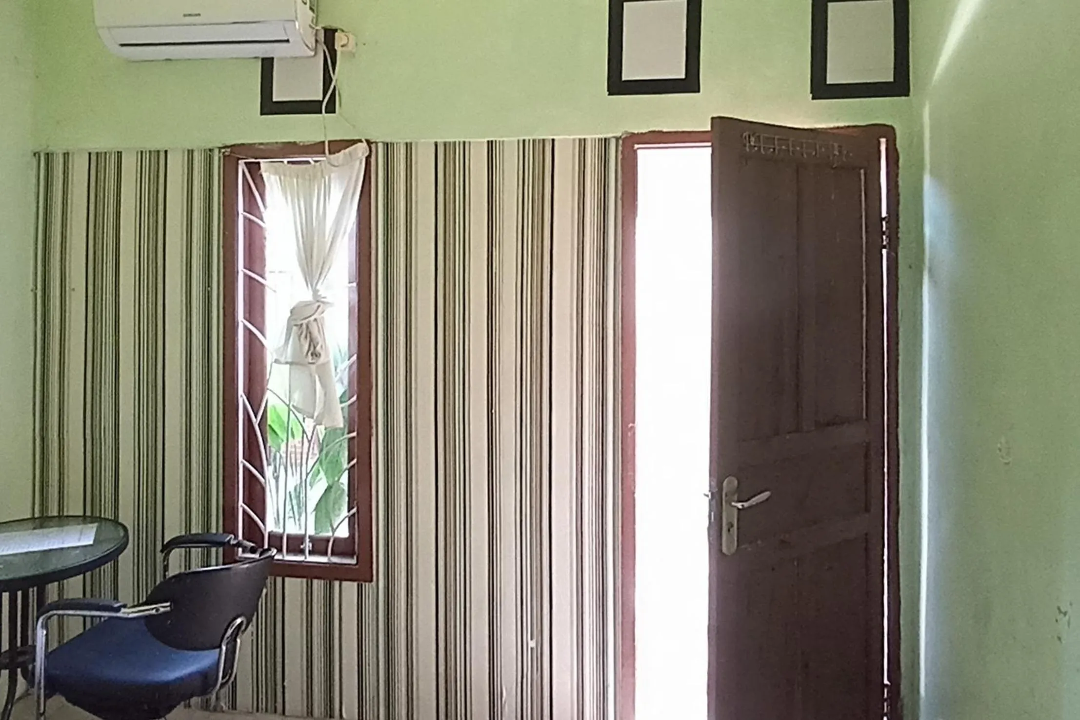 Seating area in Tutus Homestay Syariah RedPartner