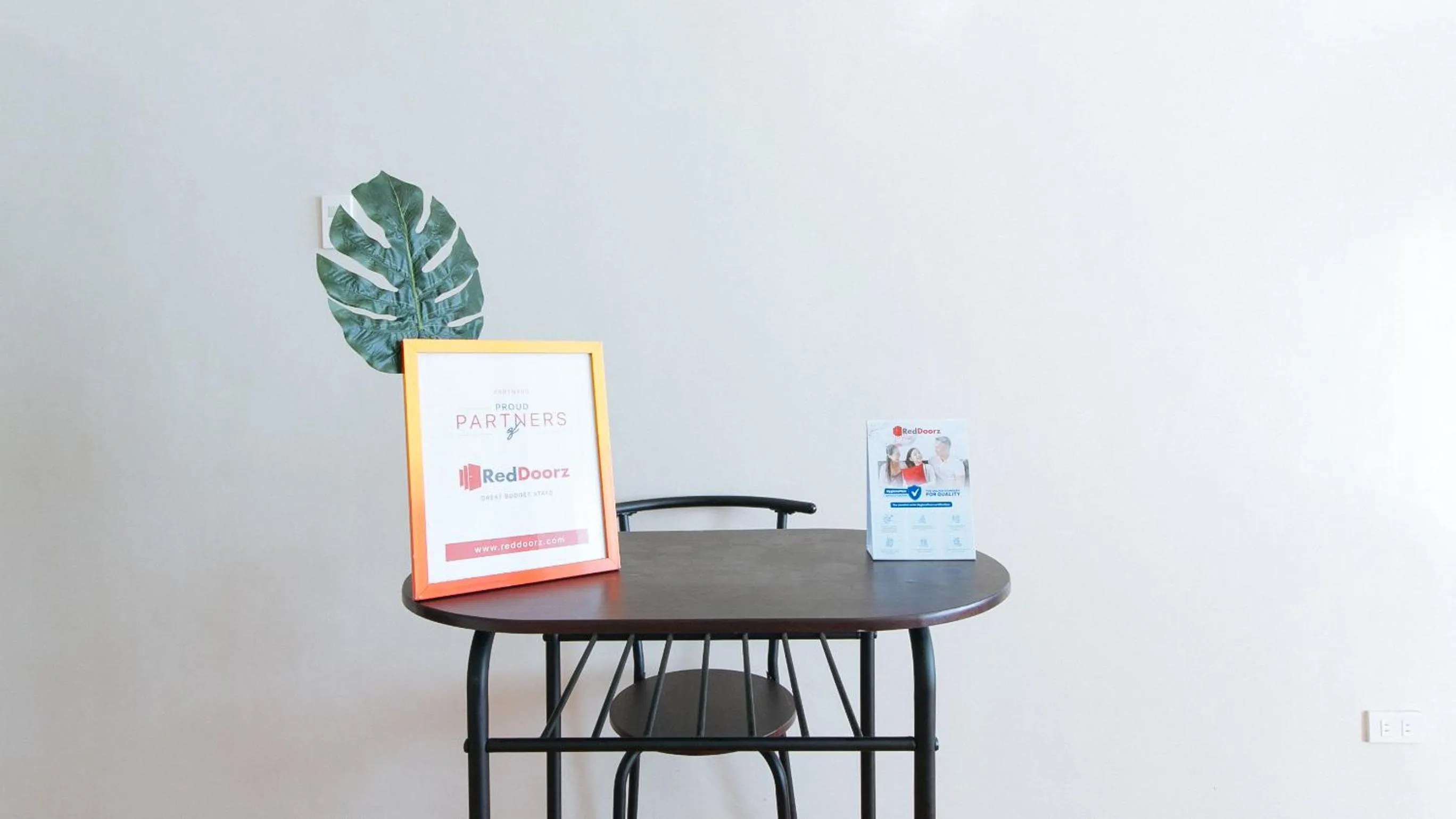 Lobby or reception in Maliwalo Inn Tarlac by RedDoorz