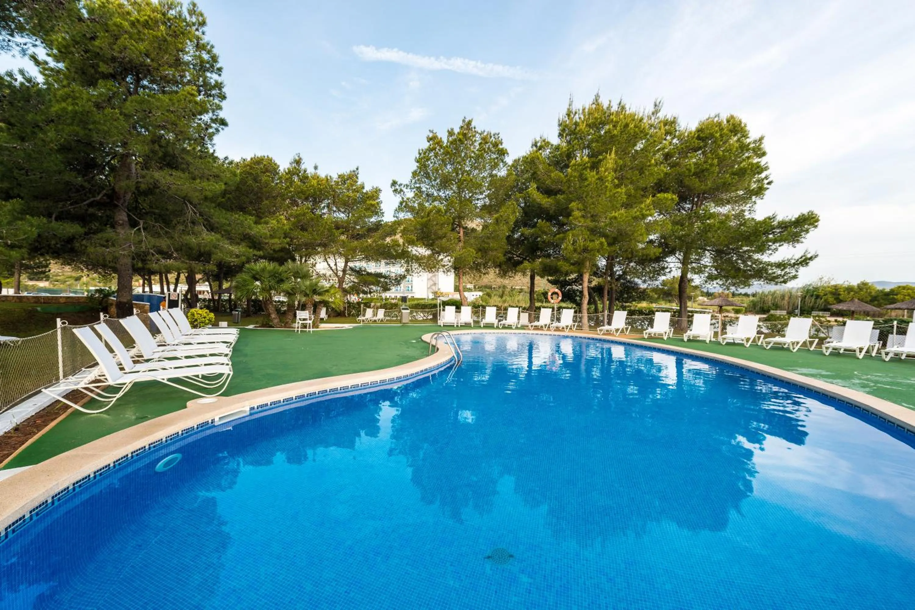 Swimming pool in Bellevue Lagomonte