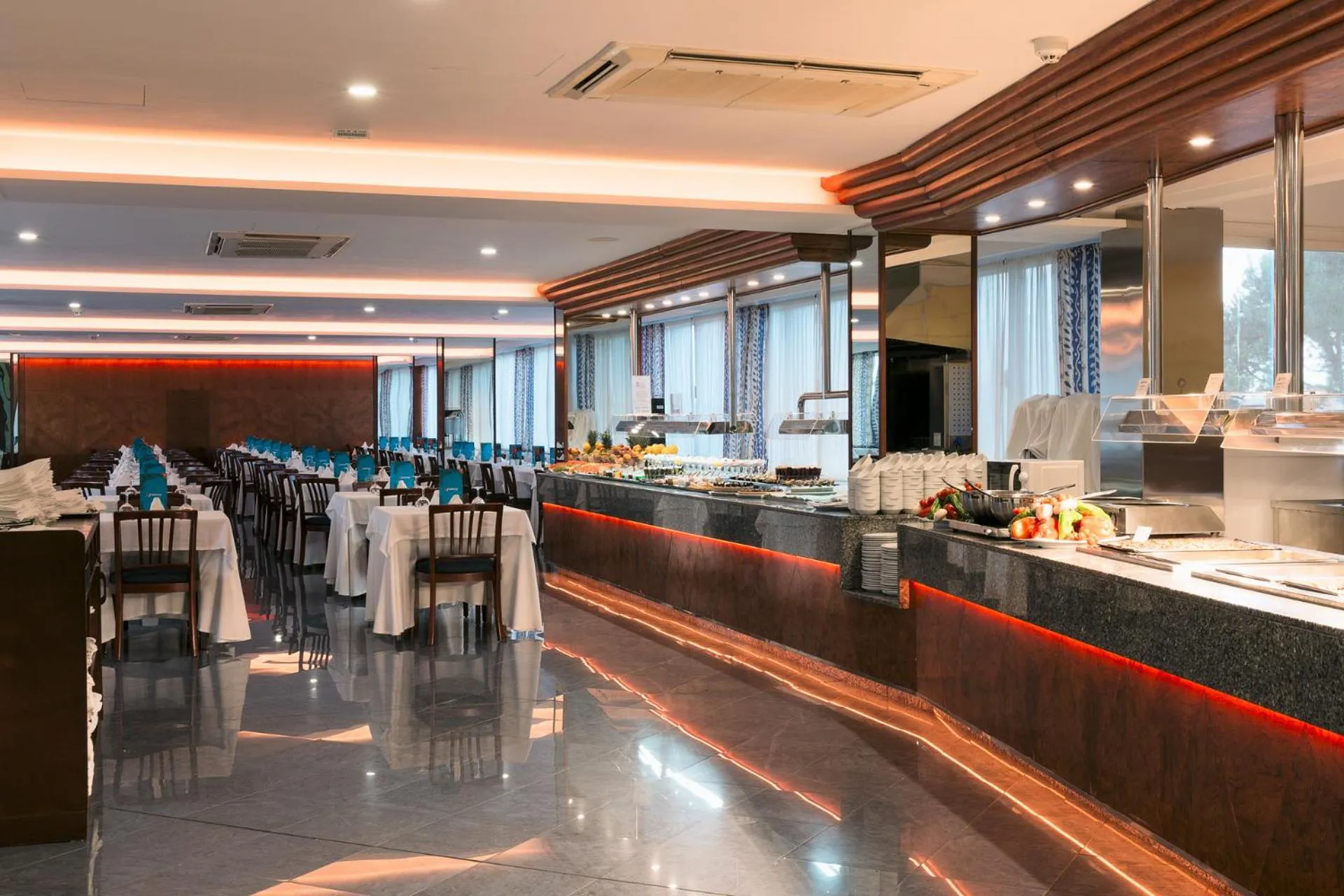 Restaurant/places to eat in O7 Vistanova