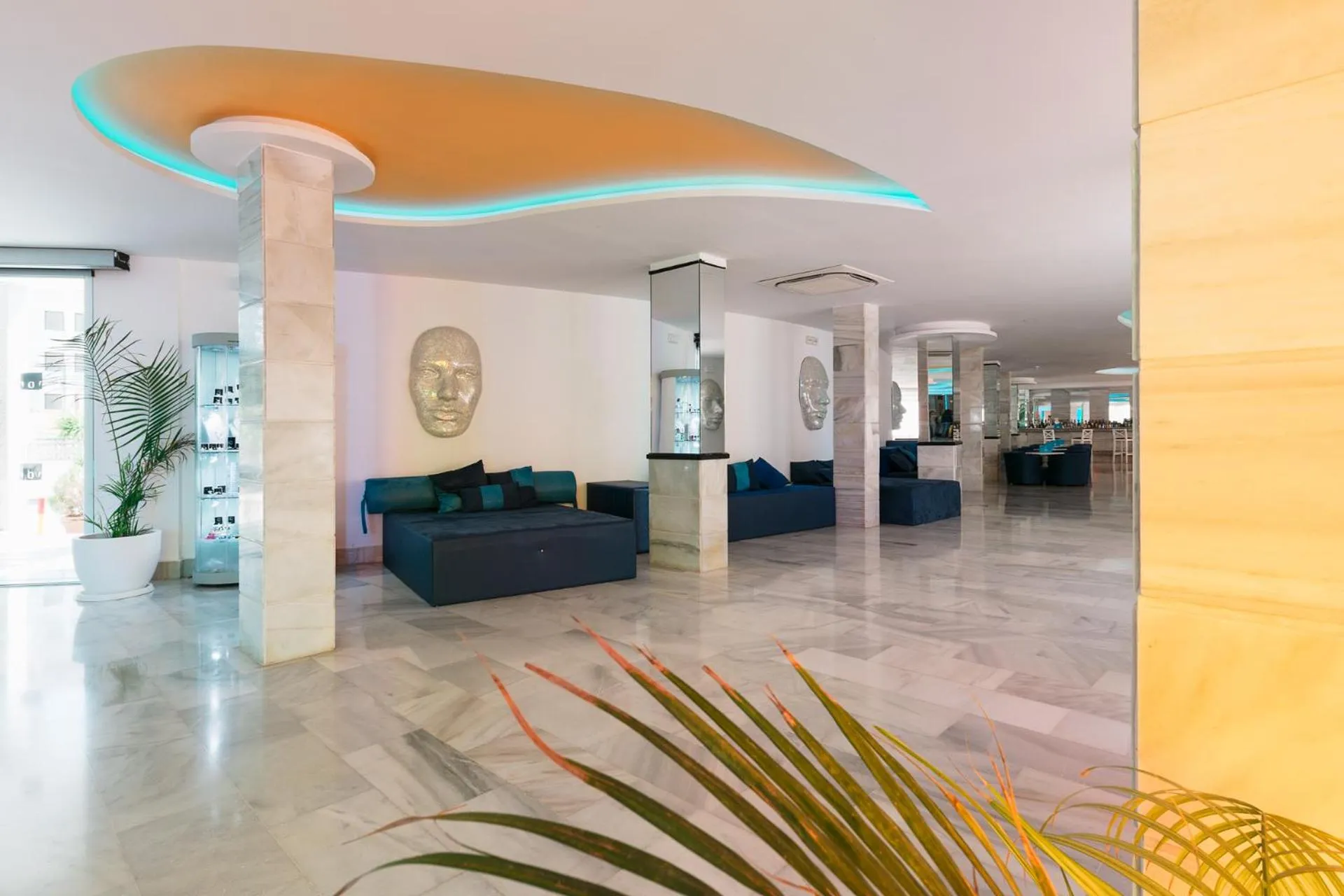 Lounge or bar in O7 Vistanova