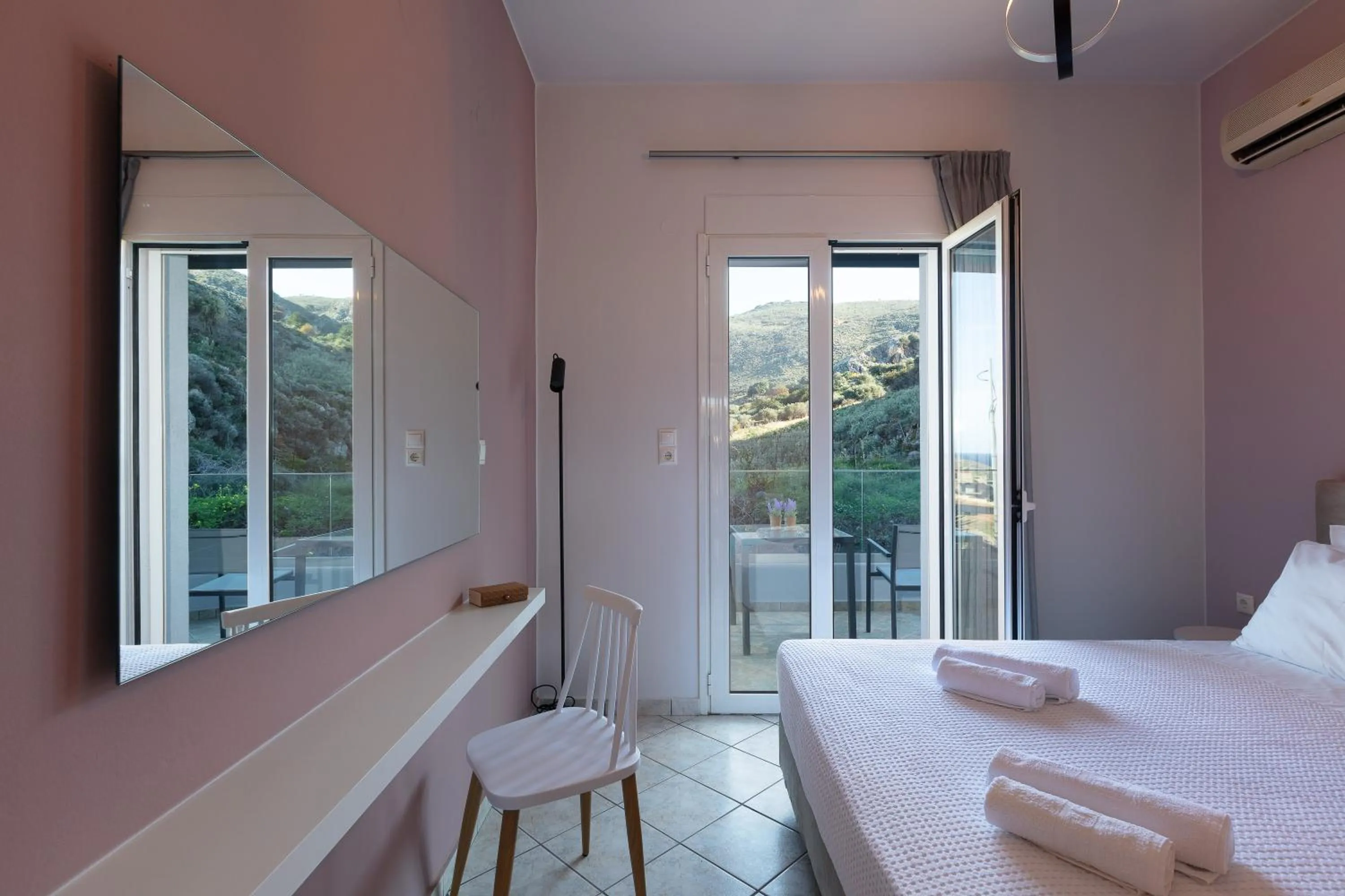 Bed in Pietra Di Mare