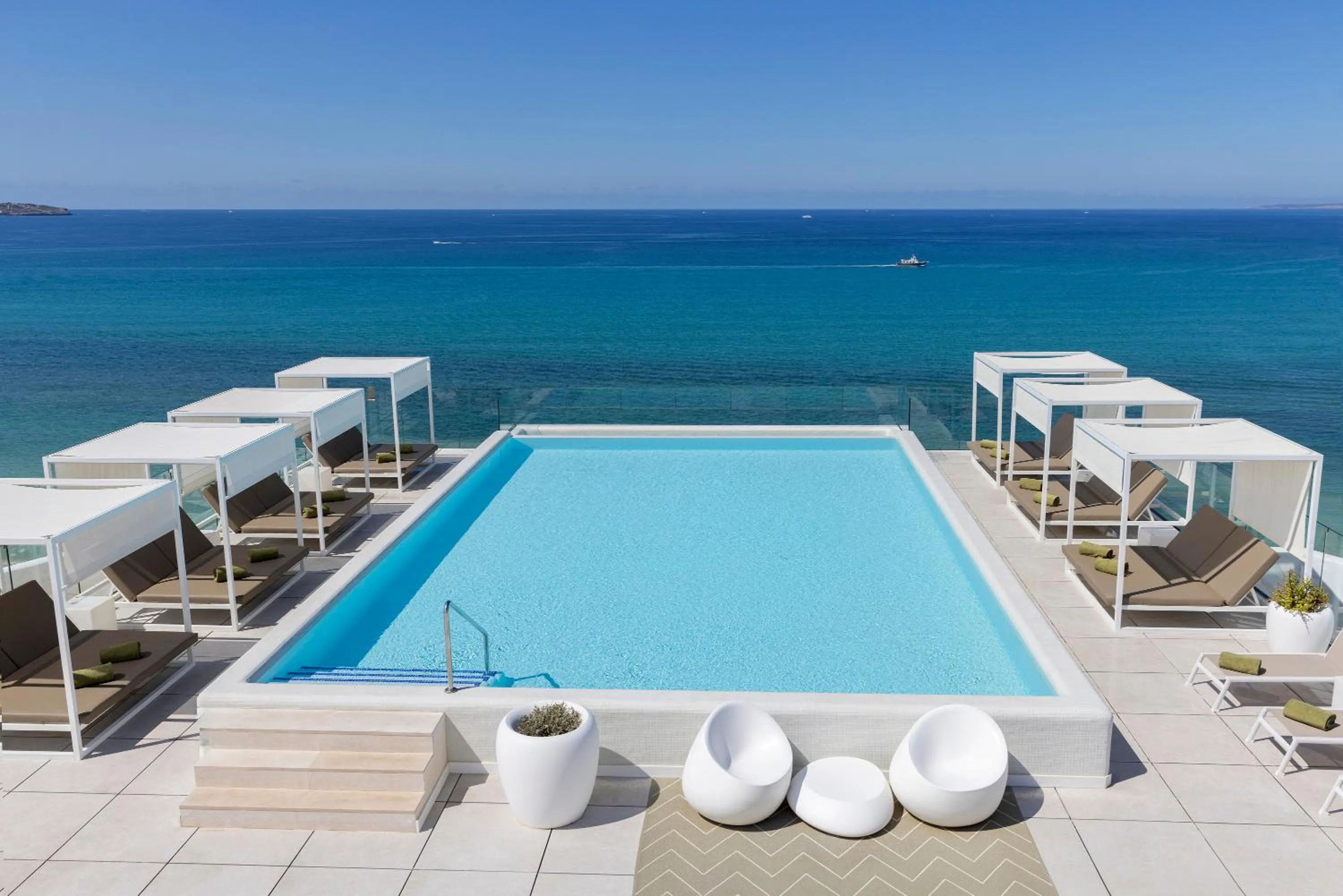 Pool view in HM Gran Fiesta