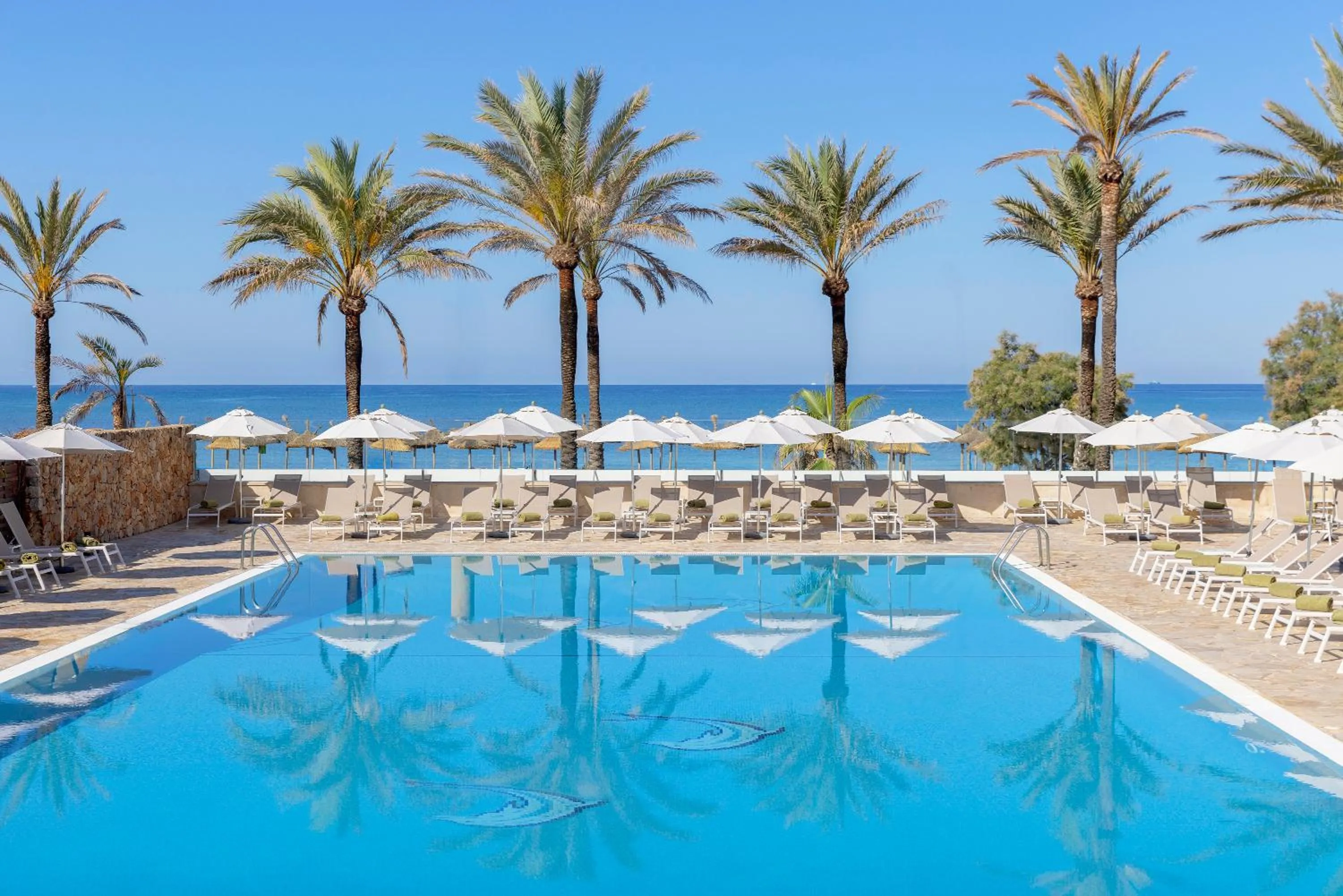 Swimming pool in HM Gran Fiesta