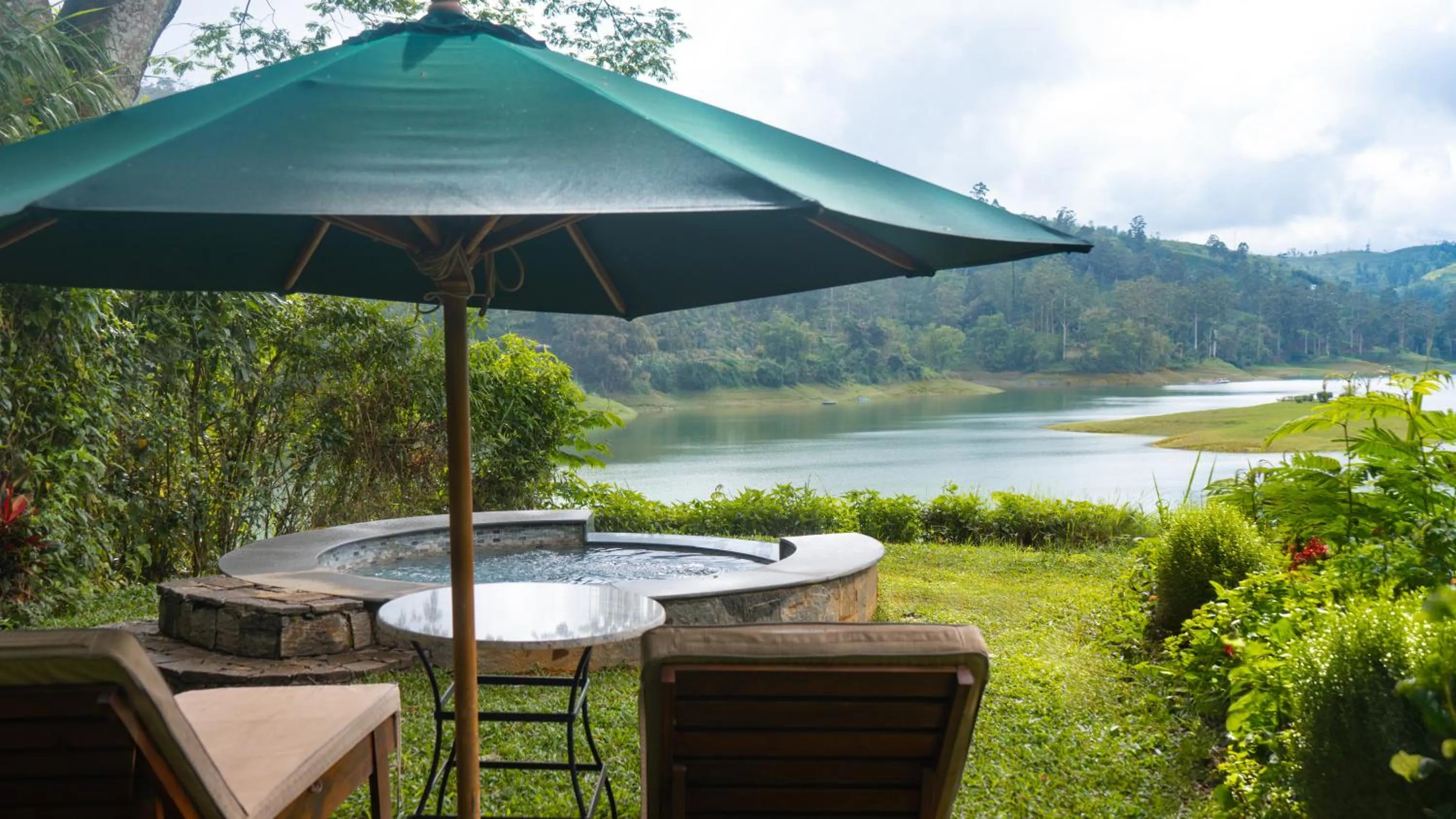 Hot Tub in Ceylon Tea Trails - Relais and Chateaux - All Inclusive