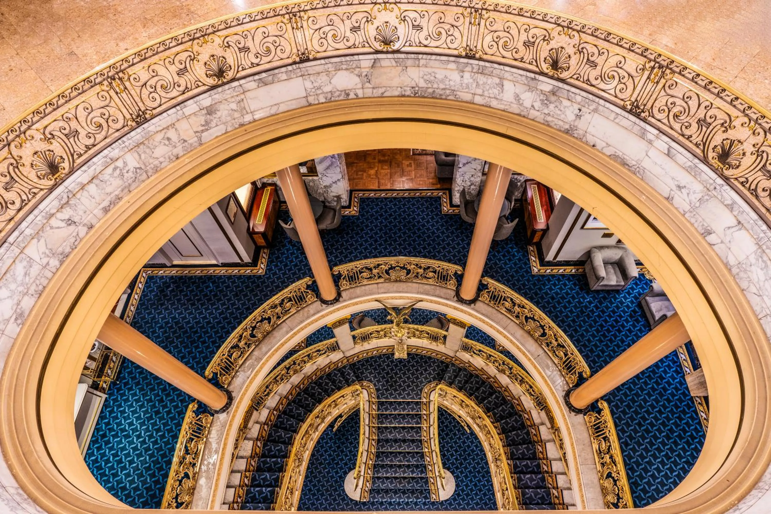 Lobby or reception in El Avenida Palace