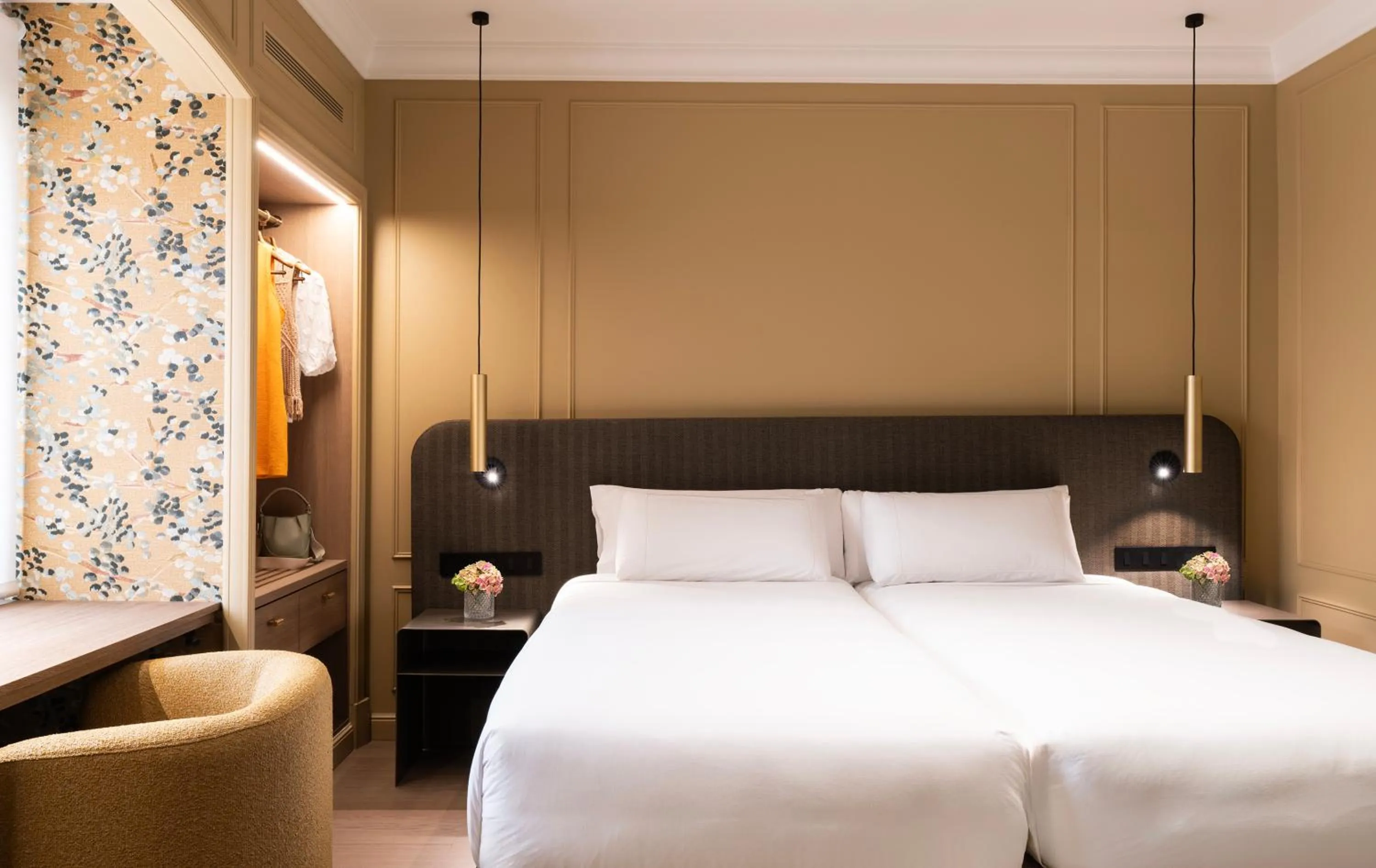 Bed in El Avenida Palace