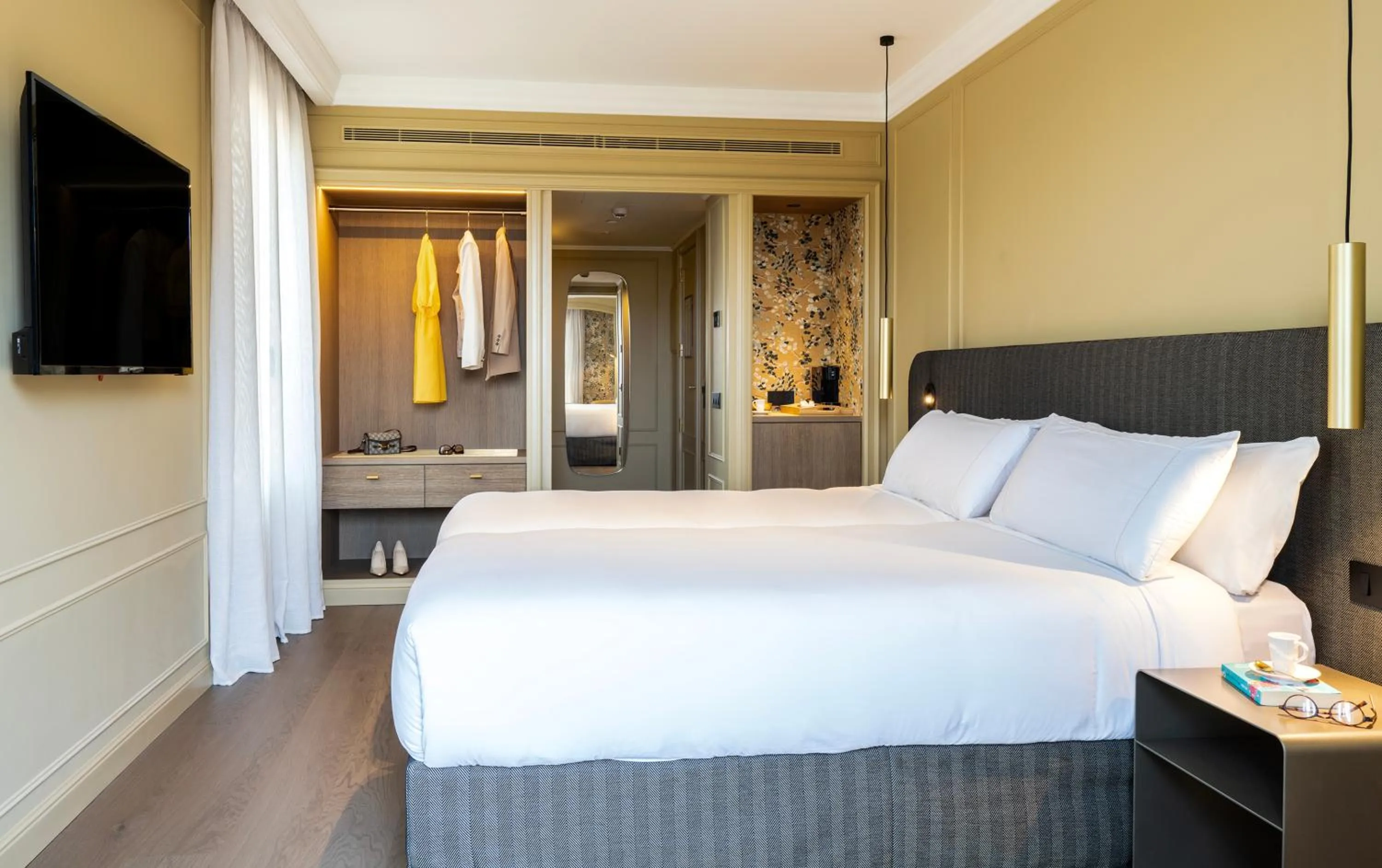 Bedroom, Bed in El Avenida Palace