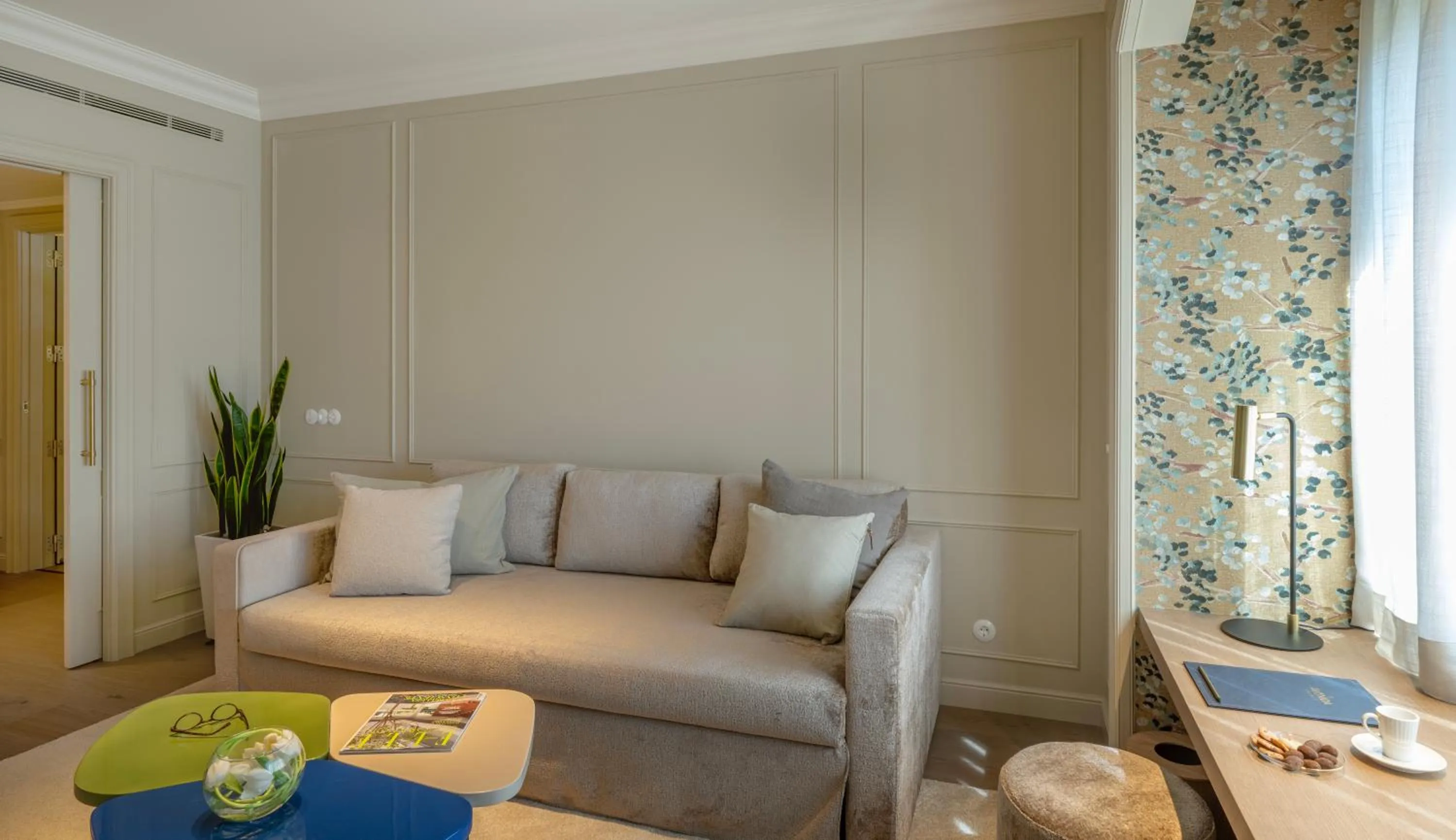 Living room in El Avenida Palace