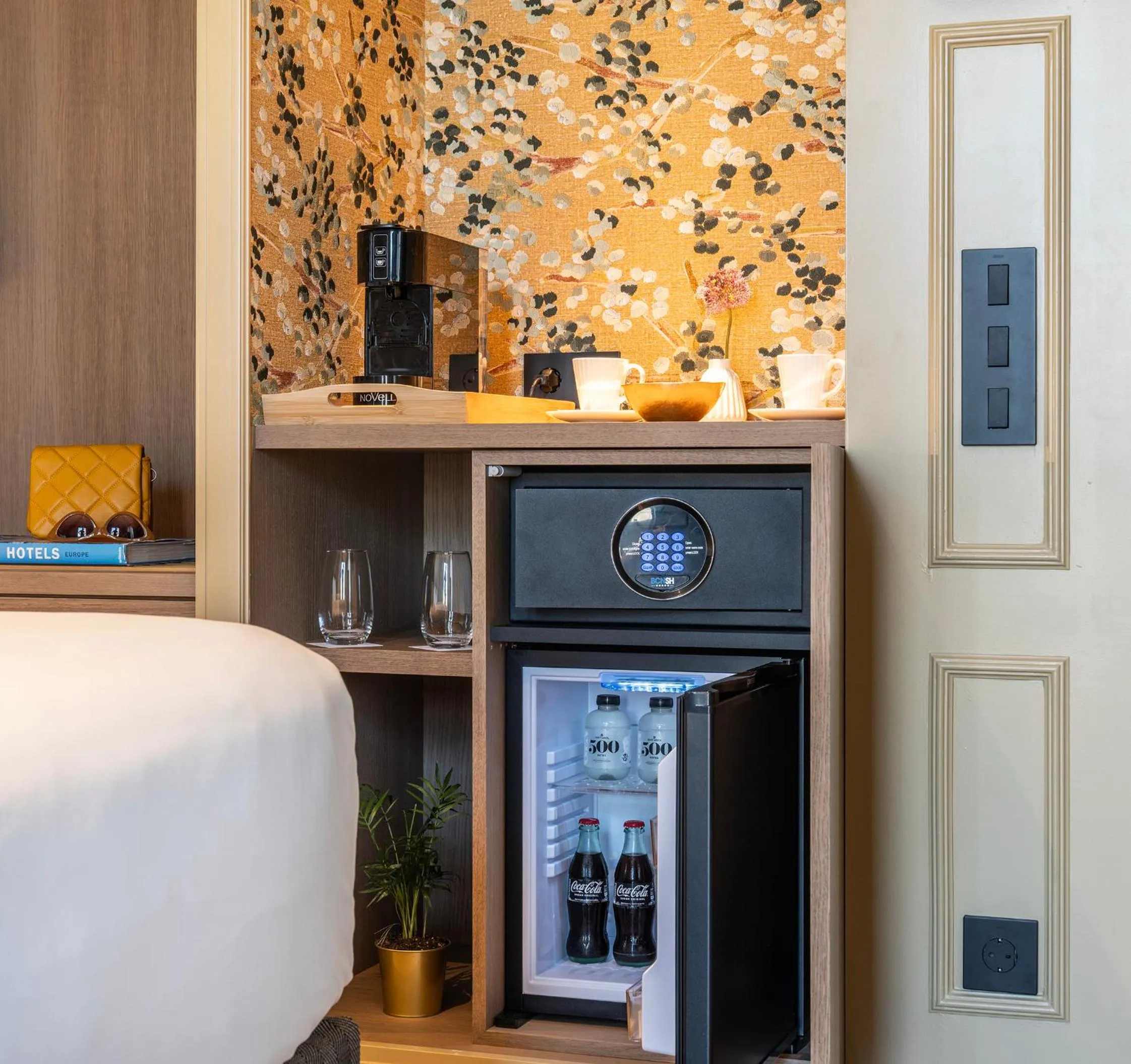 Coffee/tea facilities in El Avenida Palace