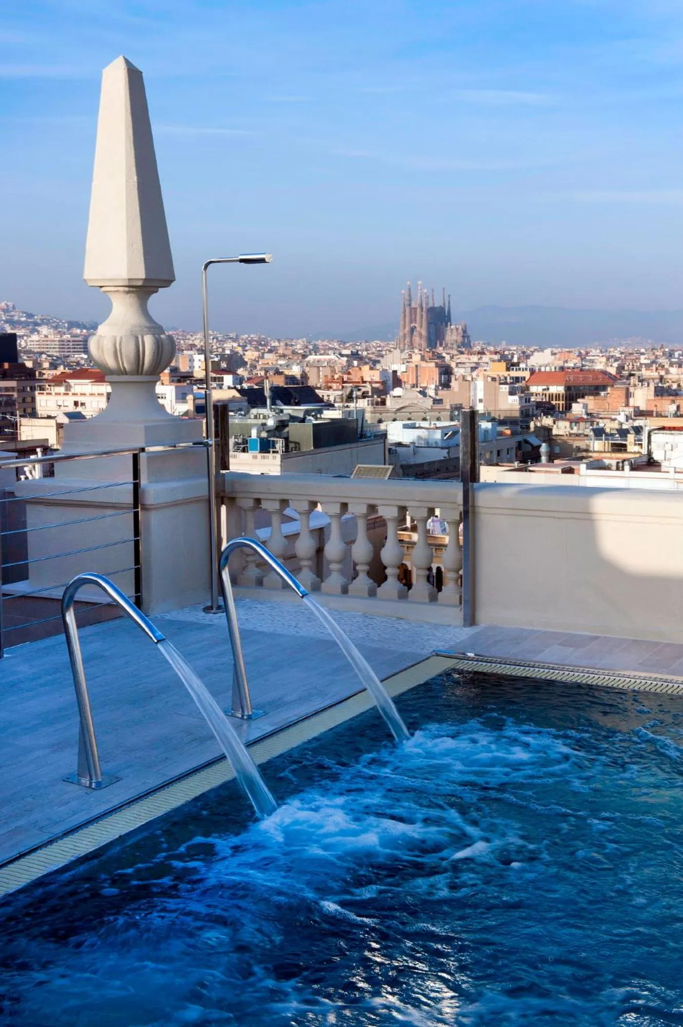 Swimming pool in El Avenida Palace