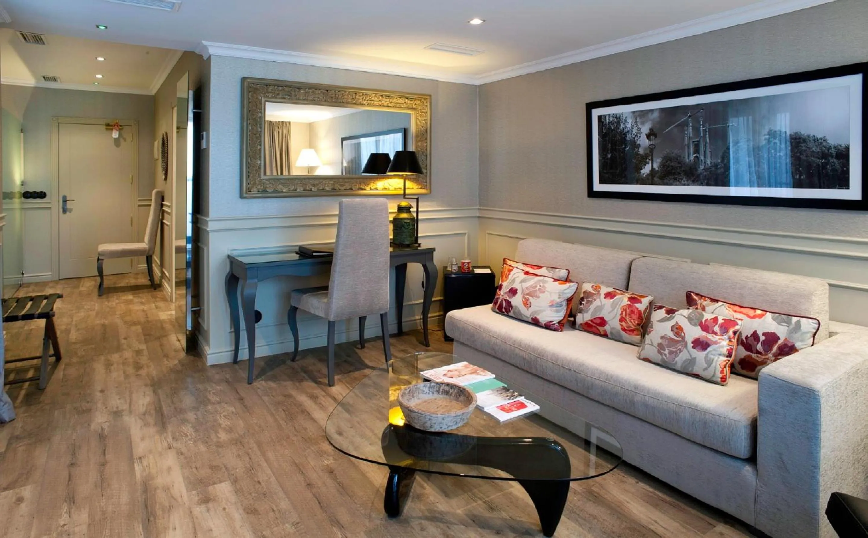 Seating area in El Avenida Palace