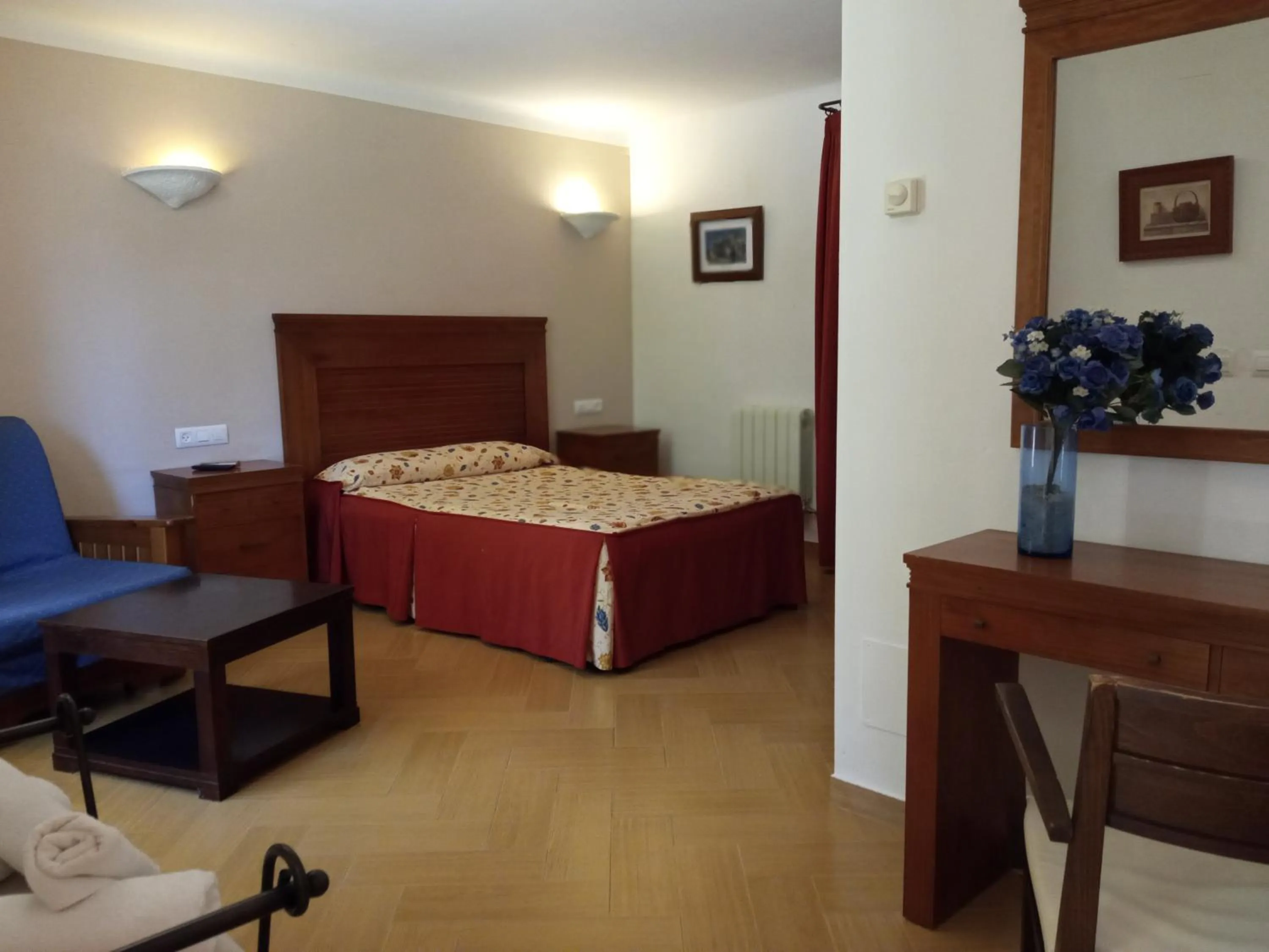 Bathroom, Bed in Hotel Rural Puerto Mágina