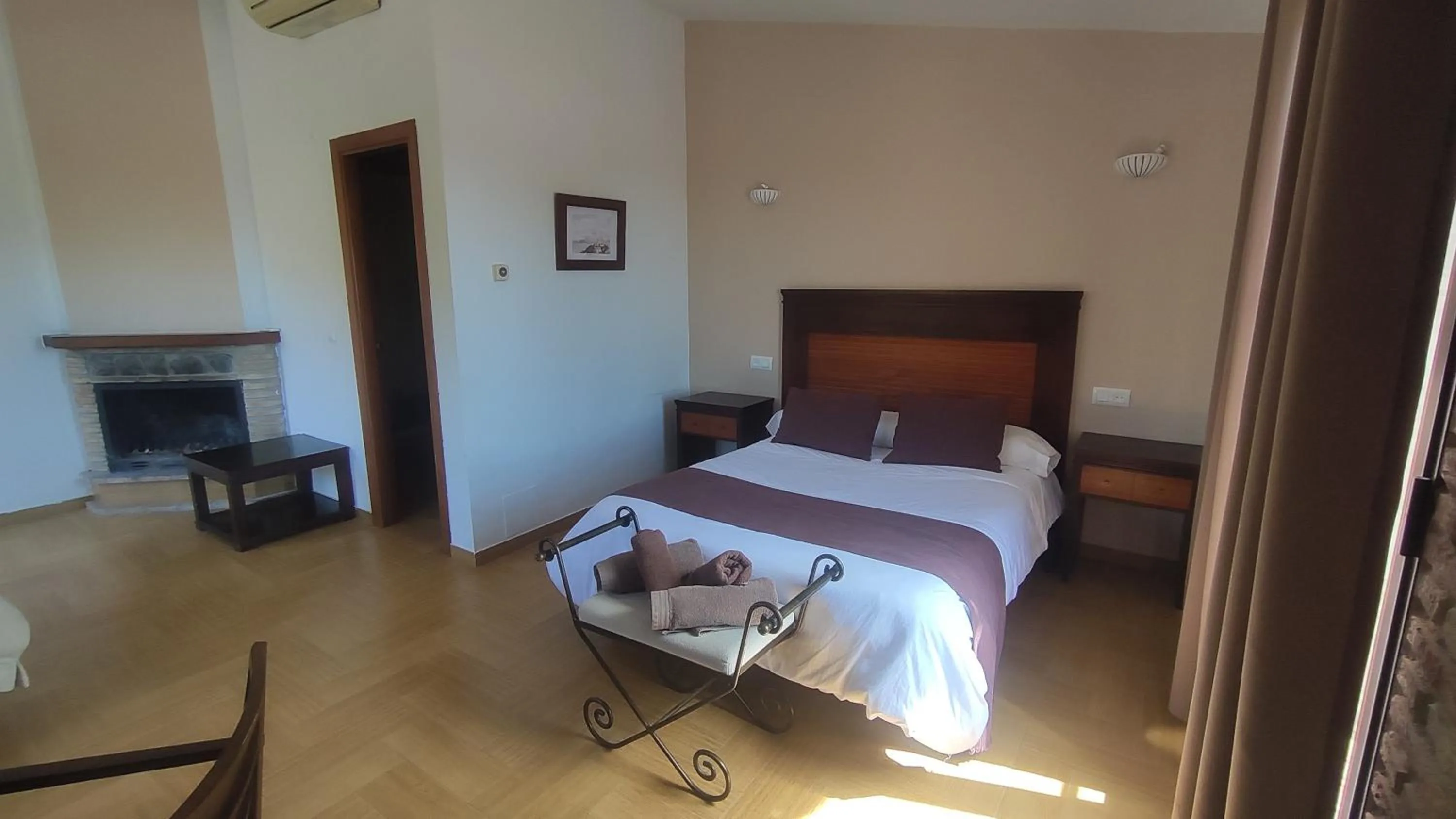 Bedroom, Bed in Hotel Rural Puerto Mágina